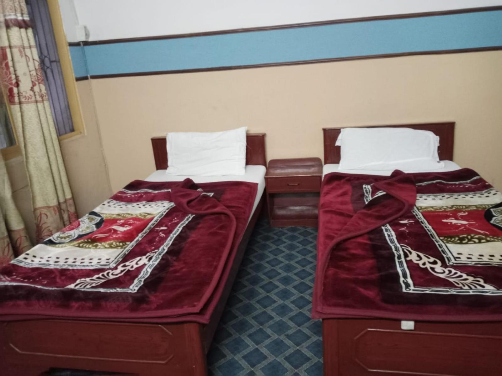 Standard Twin Room - Photo 2