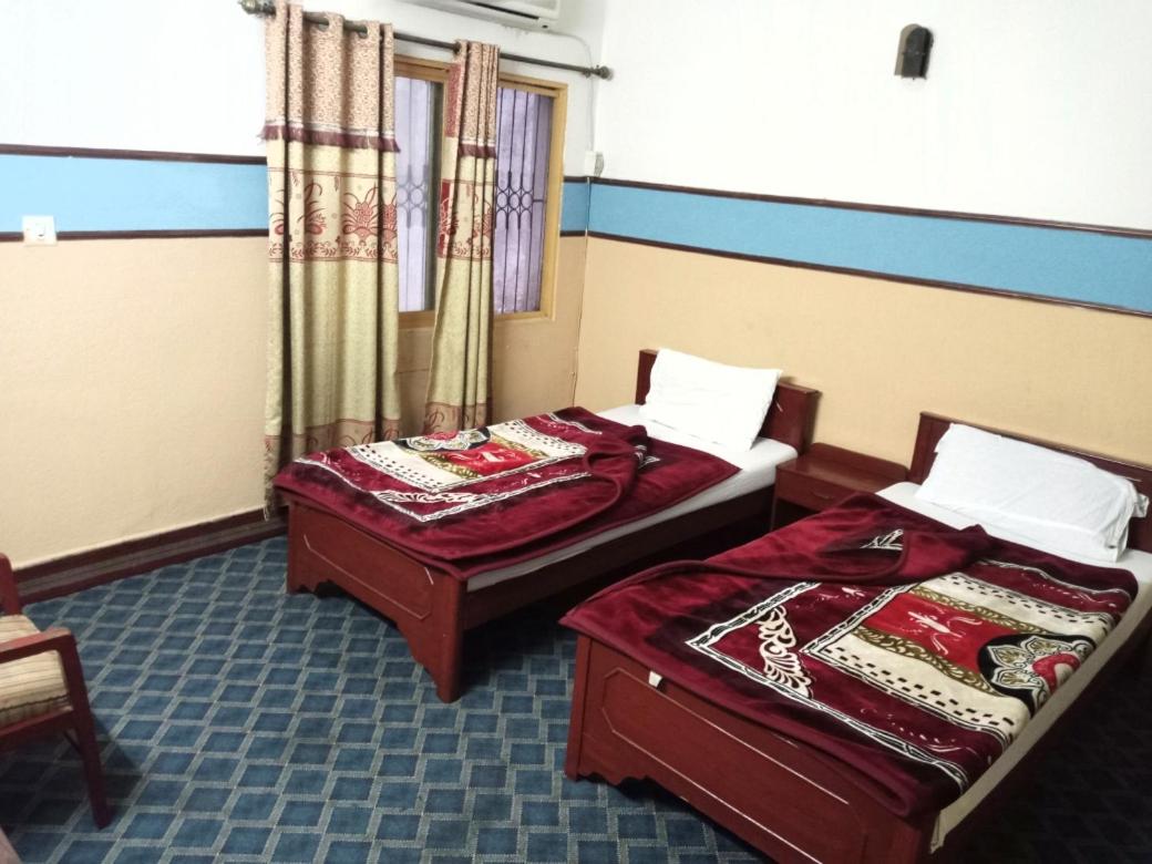 Standard Twin Room - Photo 1