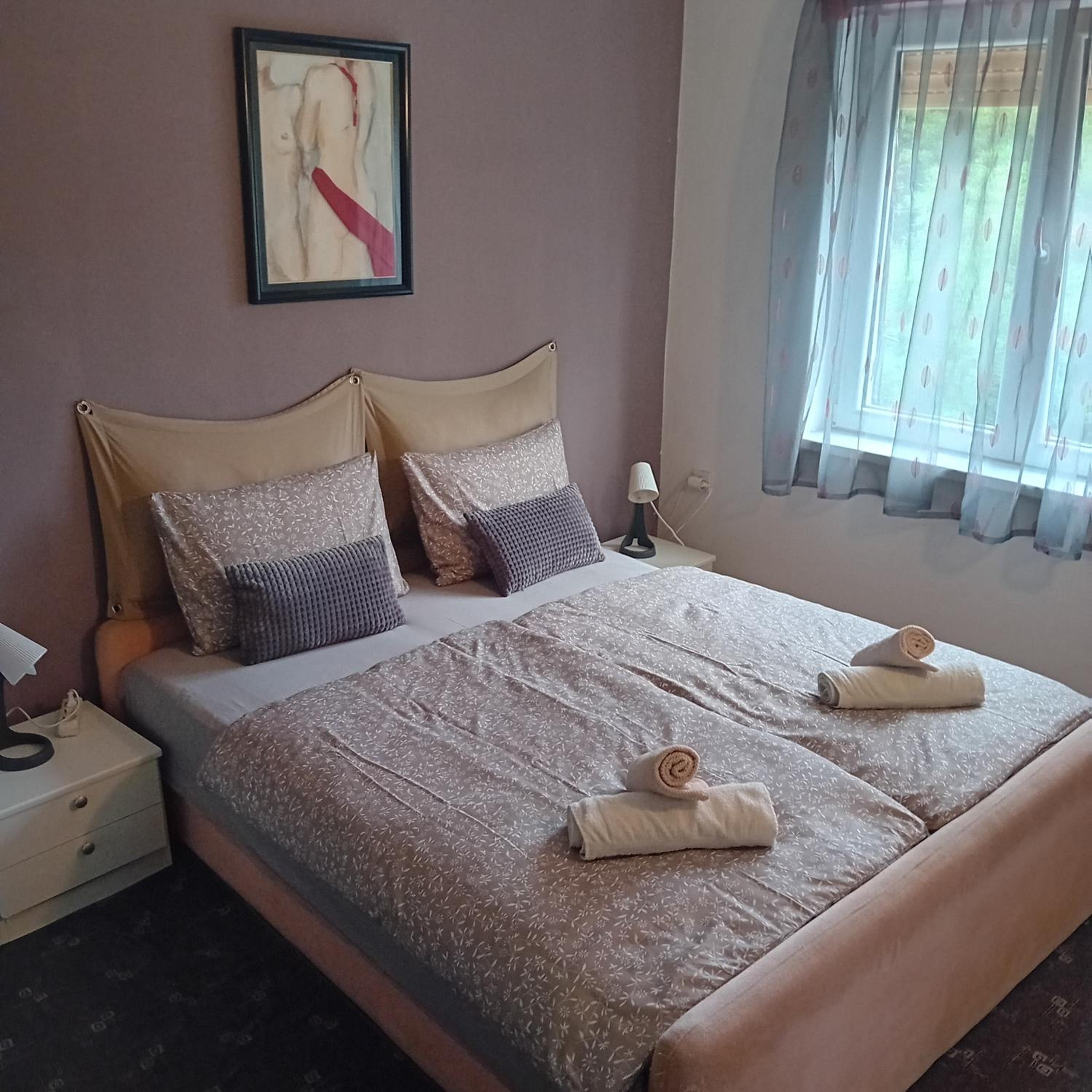 One-Bedroom Apartment - Photo 6