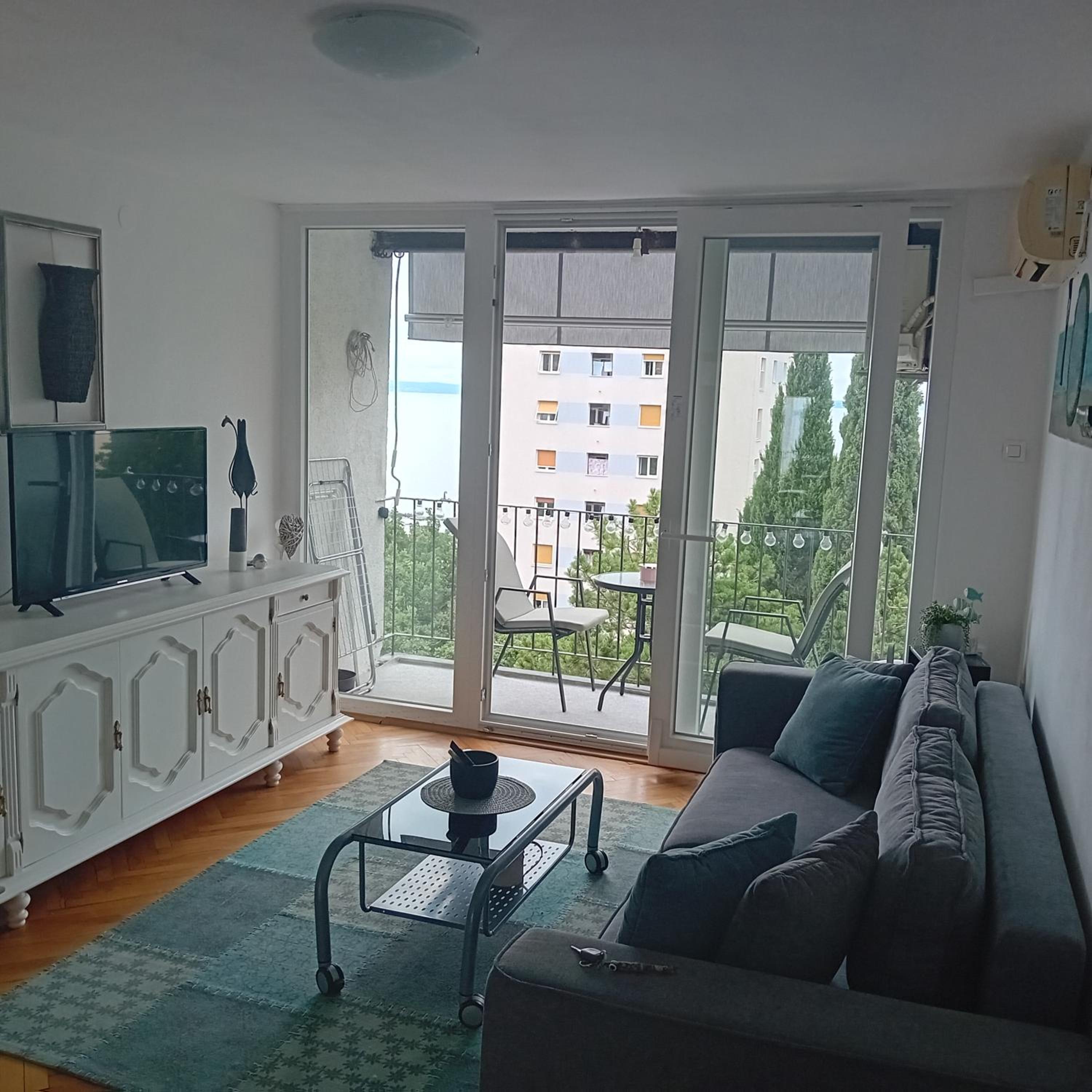One-Bedroom Apartment - Photo 5