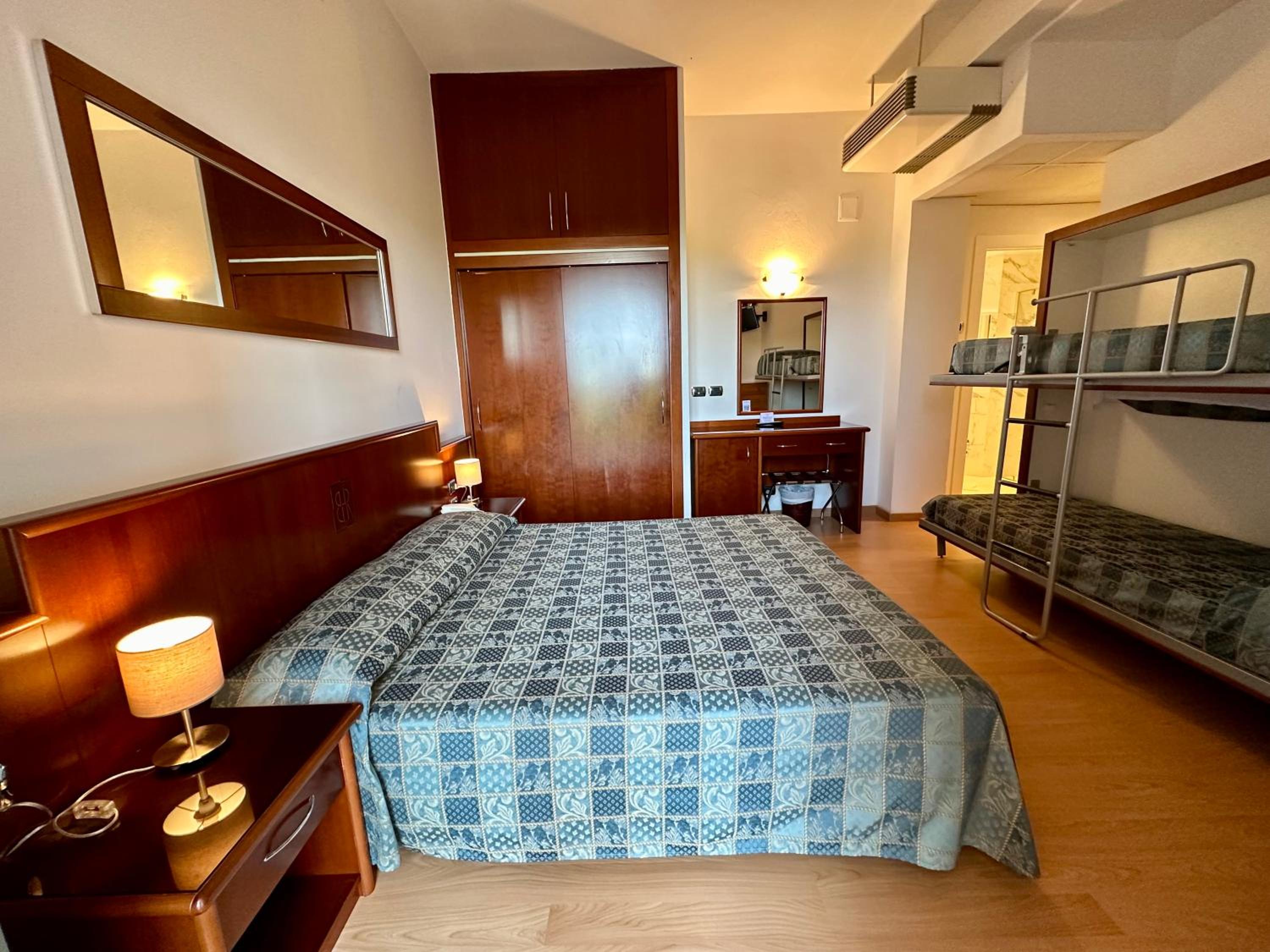 Family Room with Balcony (2 Adults + 2 Children) - Photo 1