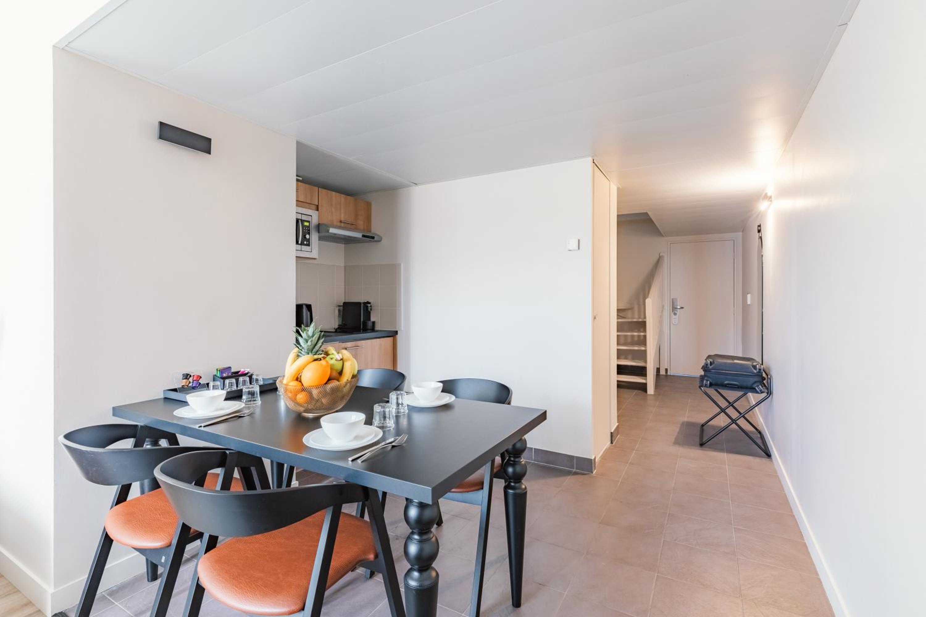 Two-Bedroom Souplex Apartment photo 2