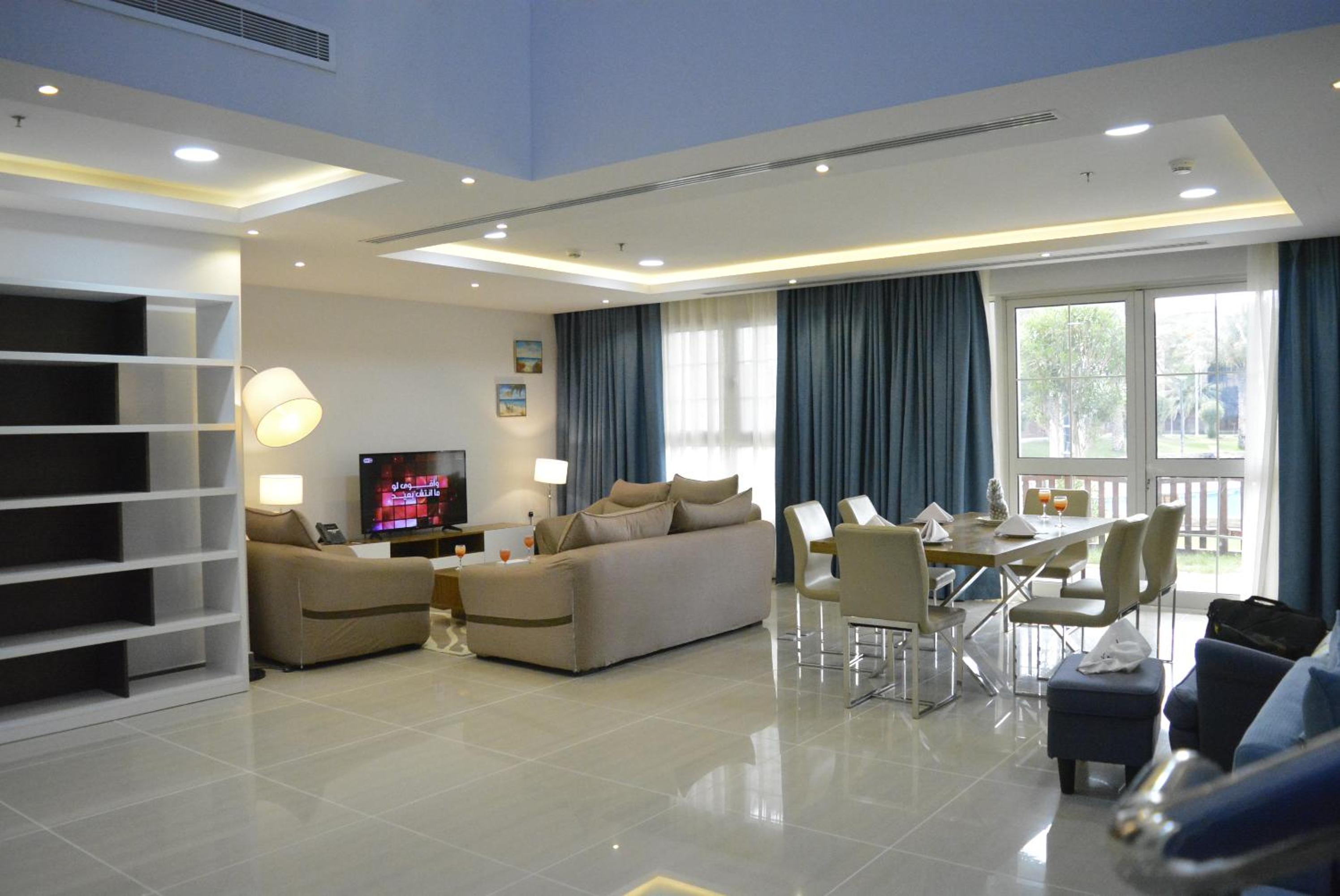 Three-Bedroom Villa photo 2