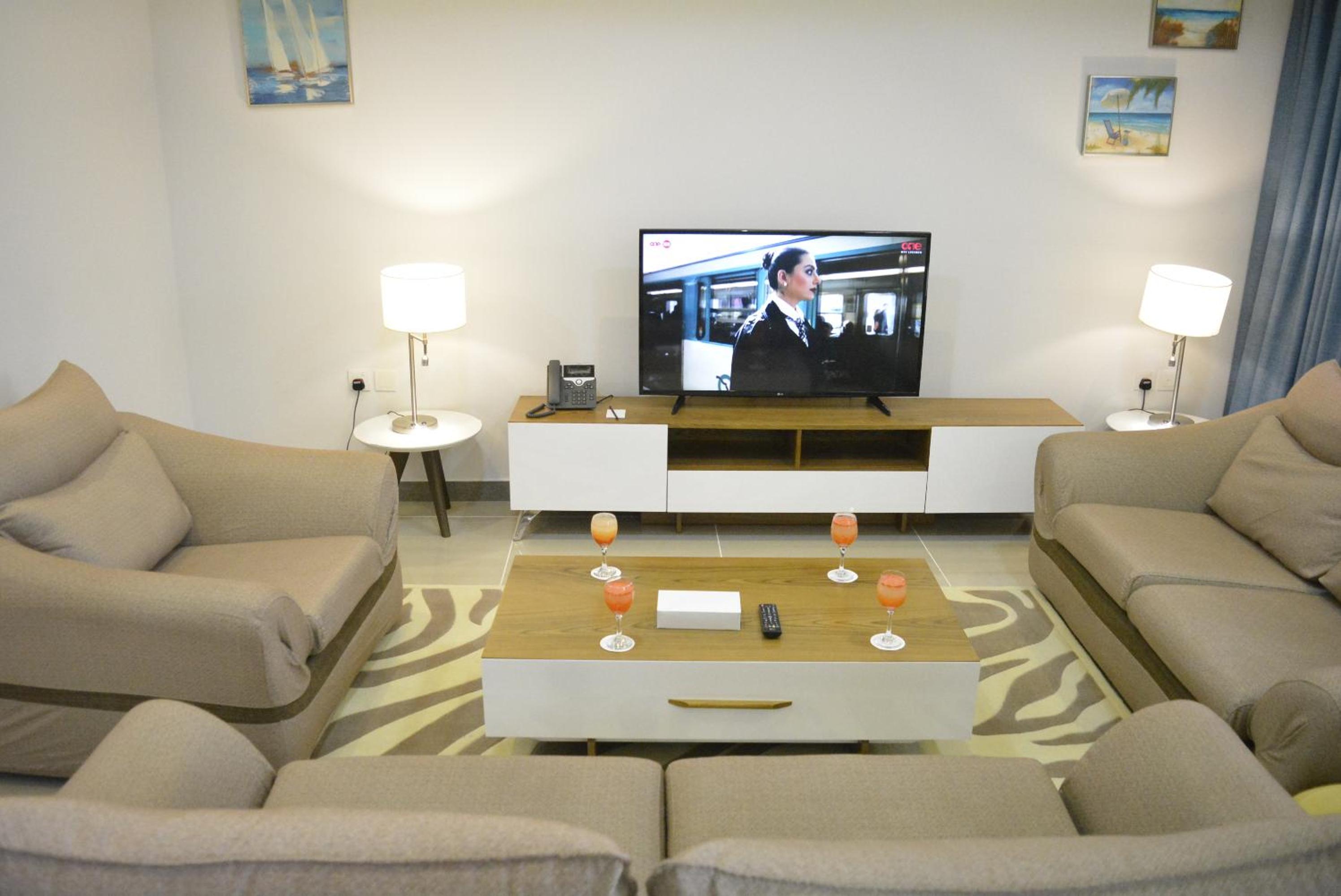 Three-Bedroom Villa photo 3