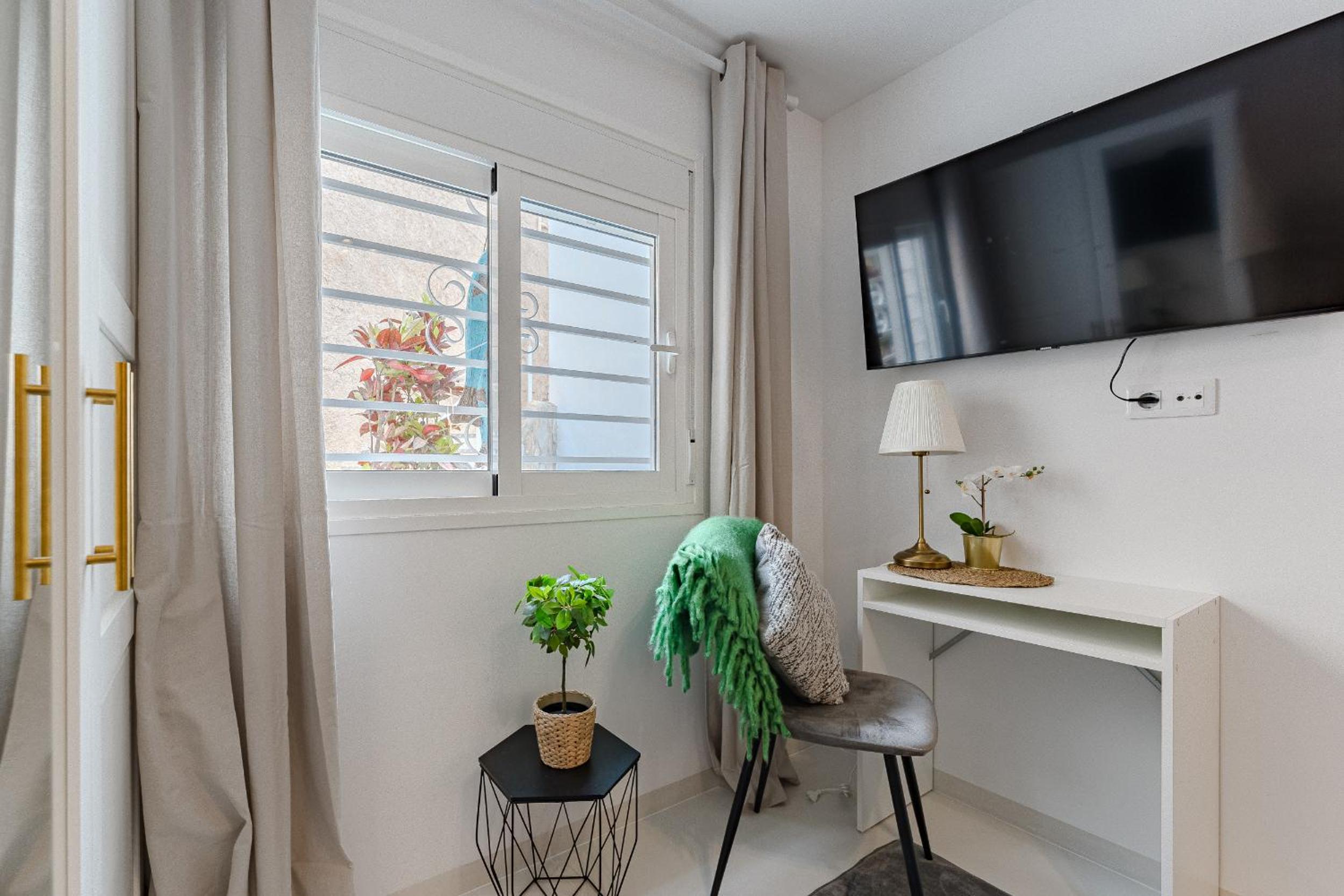 Two-Bedroom Deluxe Apartment with Ocean View