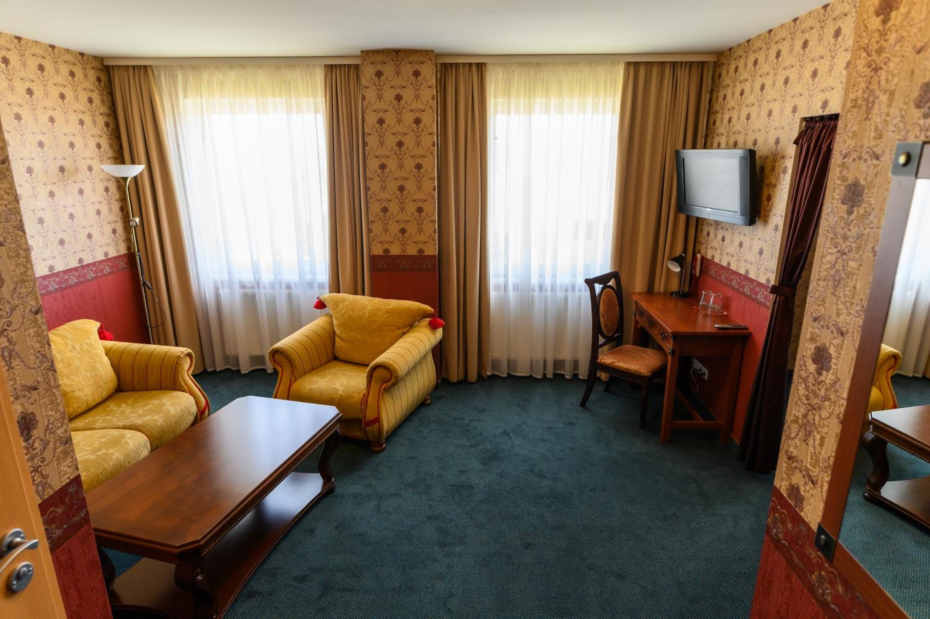 Deluxe Family Suite