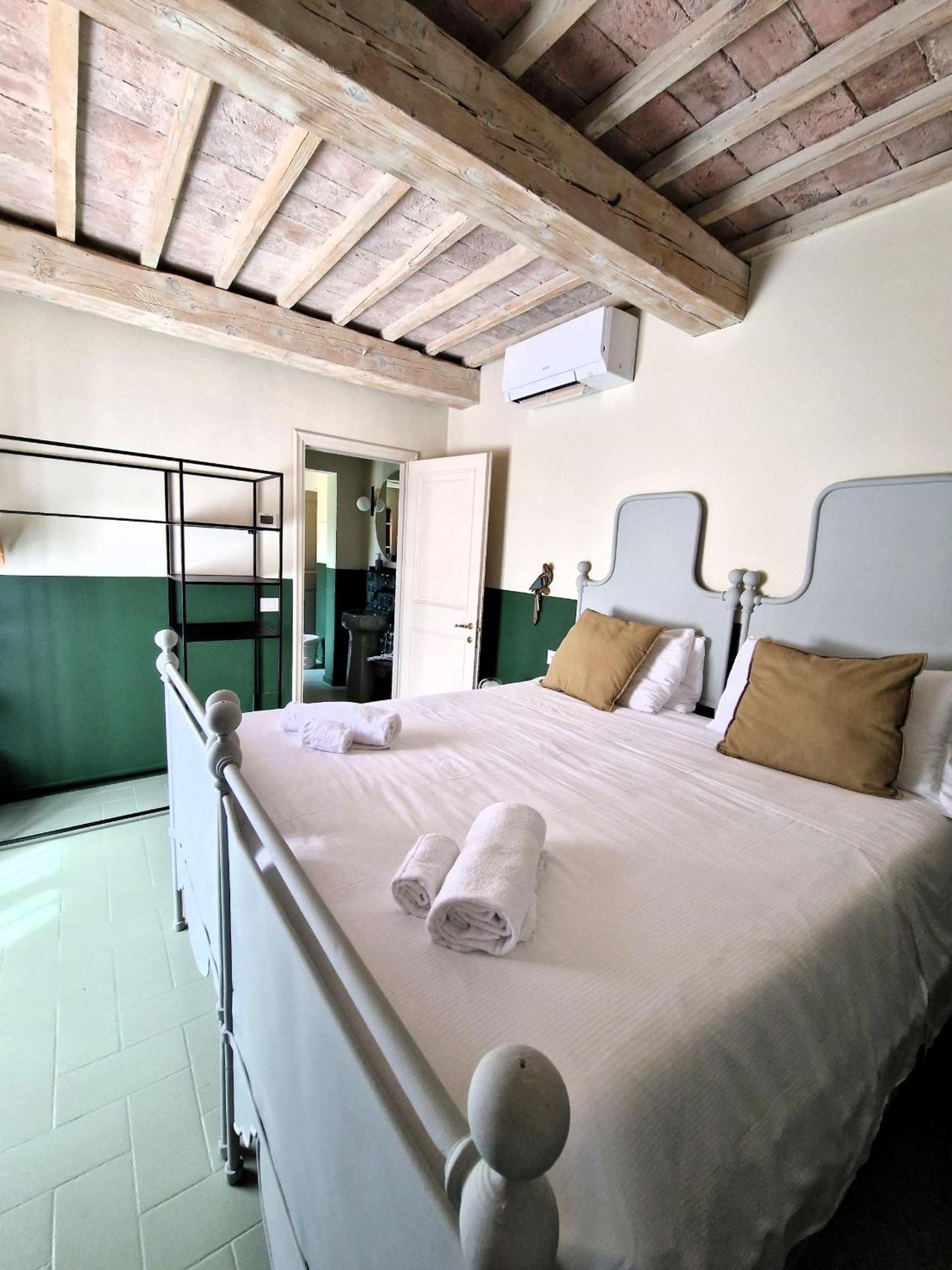 Superior Suite - Photo 4