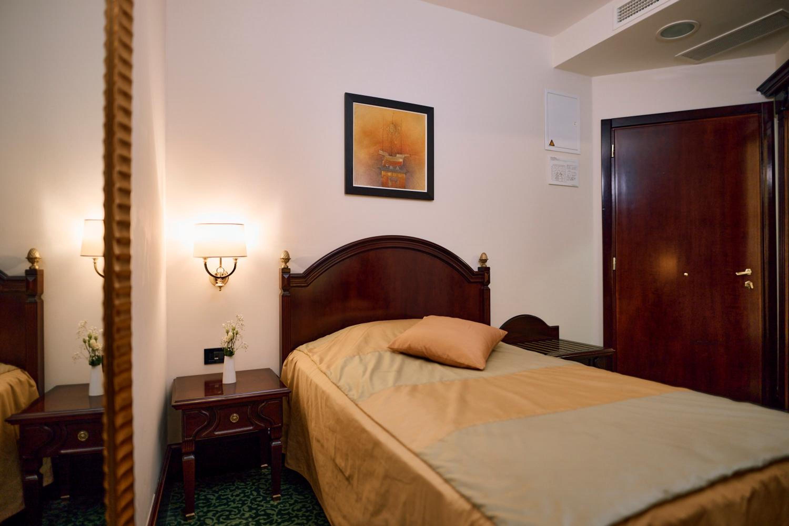 Economy Double or Twin Room photo 1