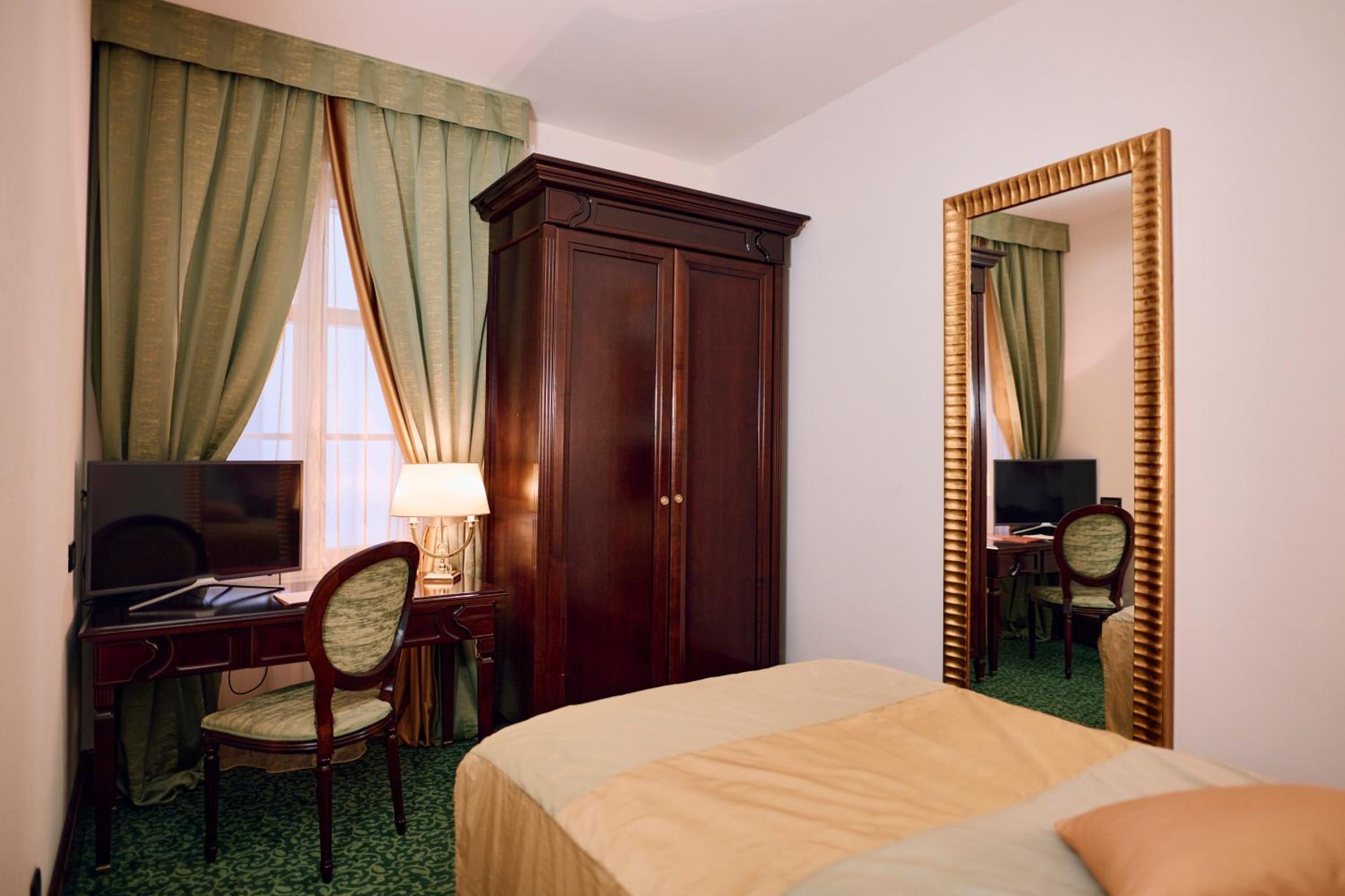 Economy Double or Twin Room photo 2