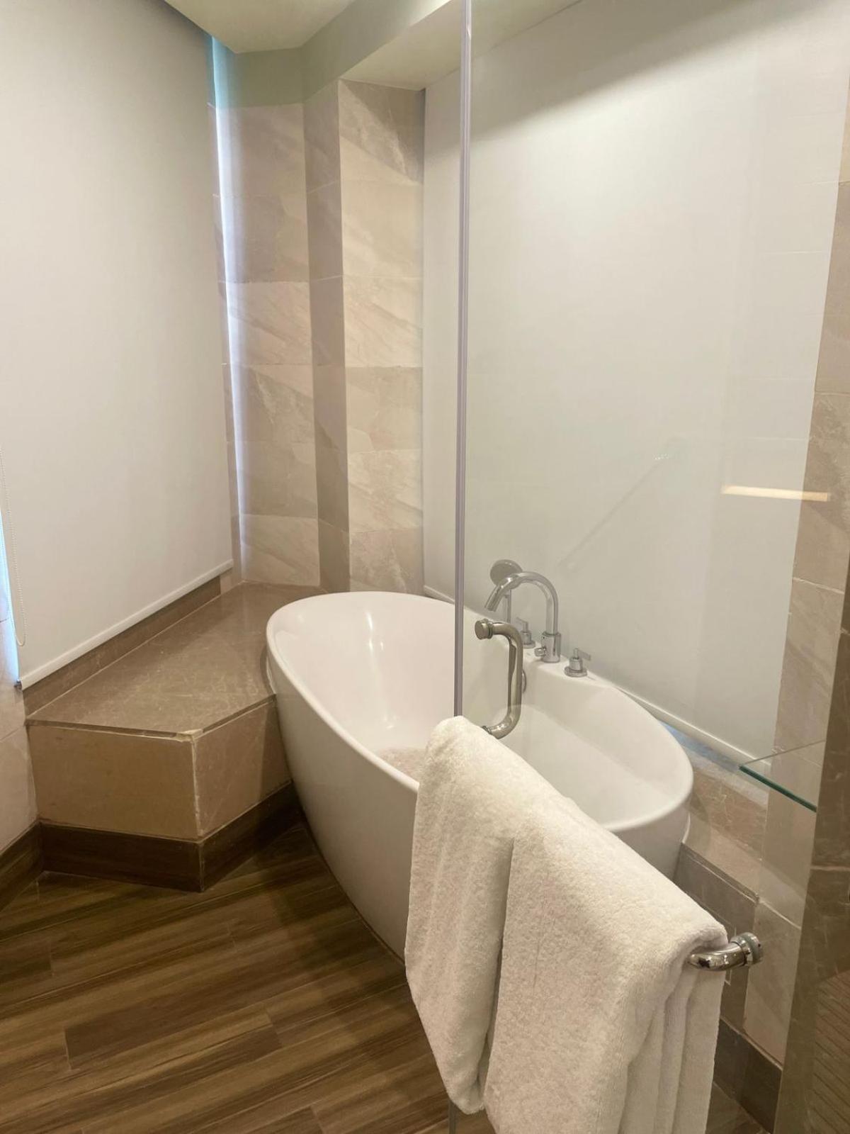Premium Double Valley View Exclusive Room photo