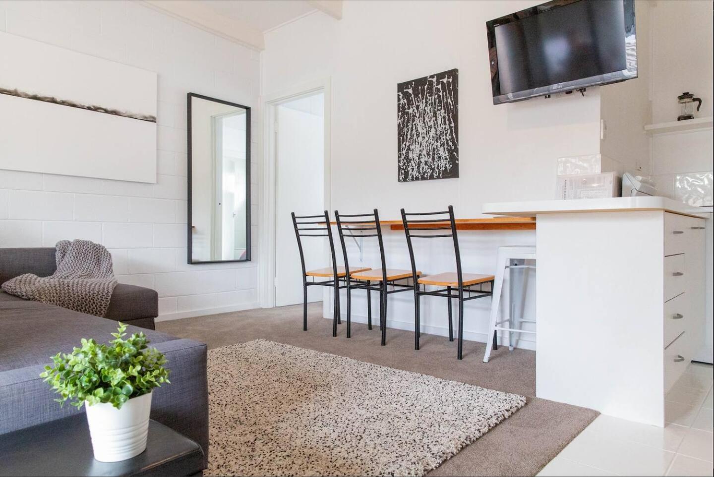 Apartment - Photo 3