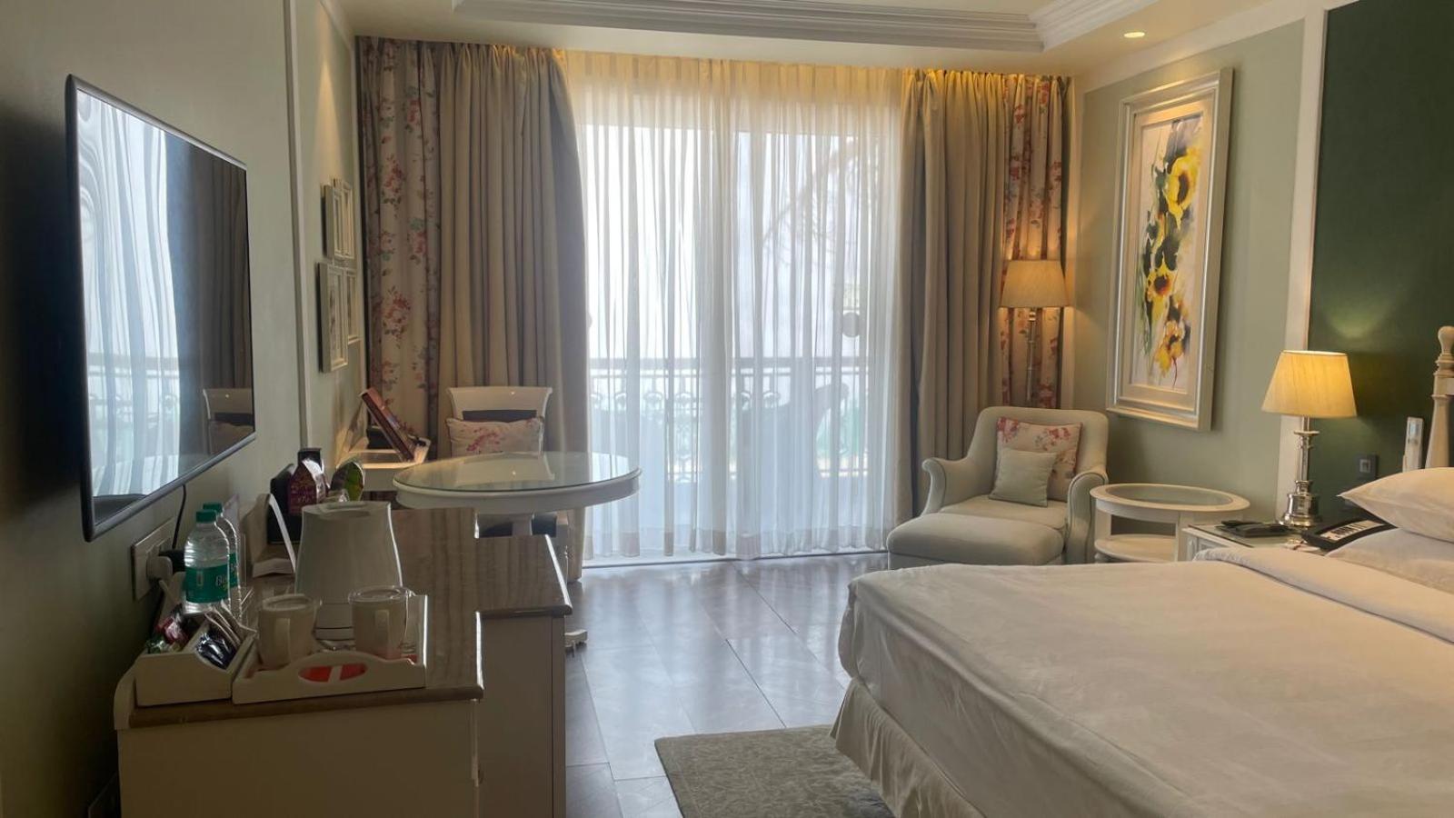 Premium Double Valley View Exclusive Room photo