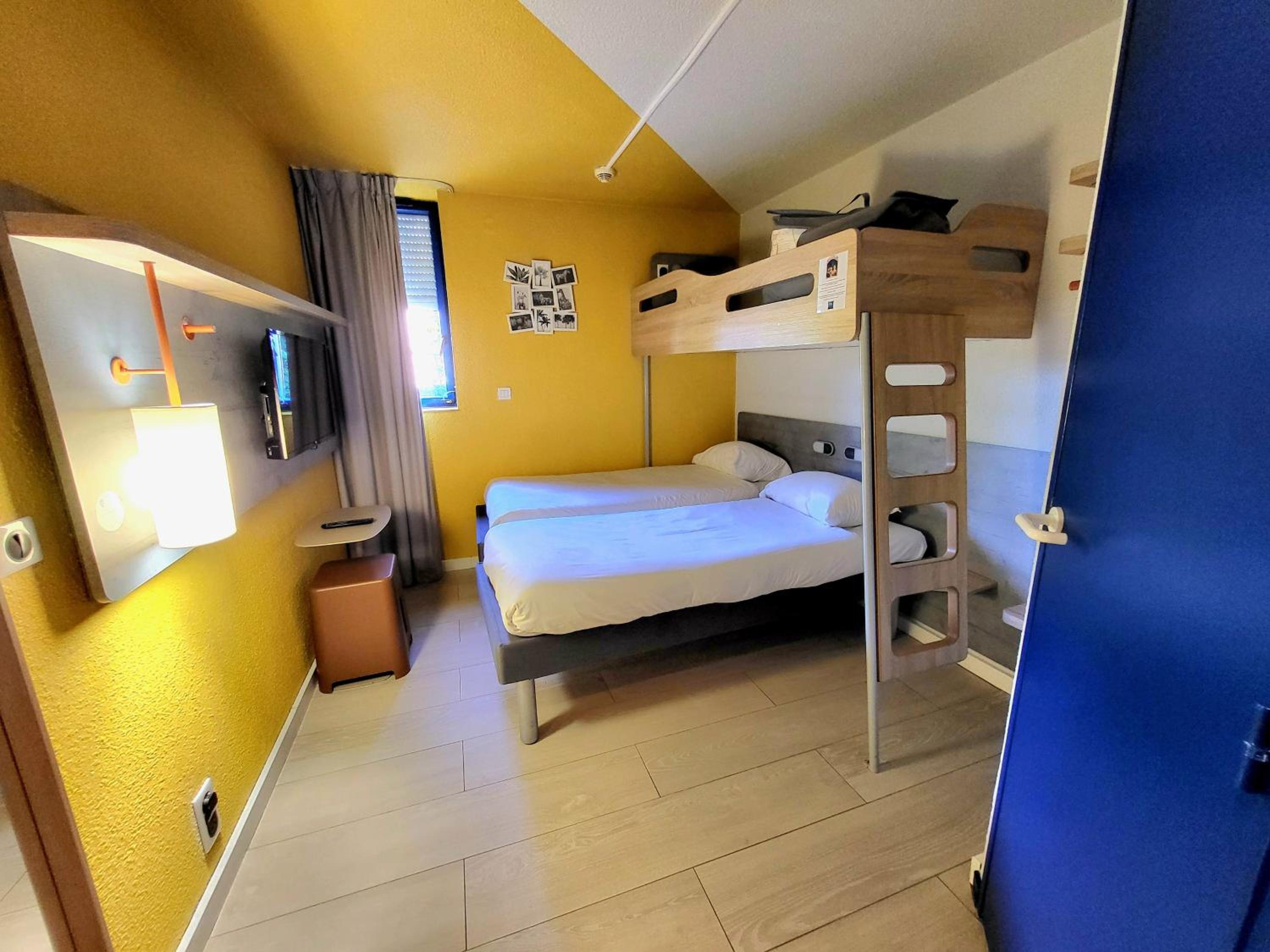 Twin Room with Bunk Bed - Photo 4
