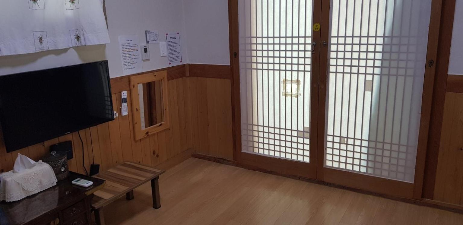 Suite with Garden View - Photo 2