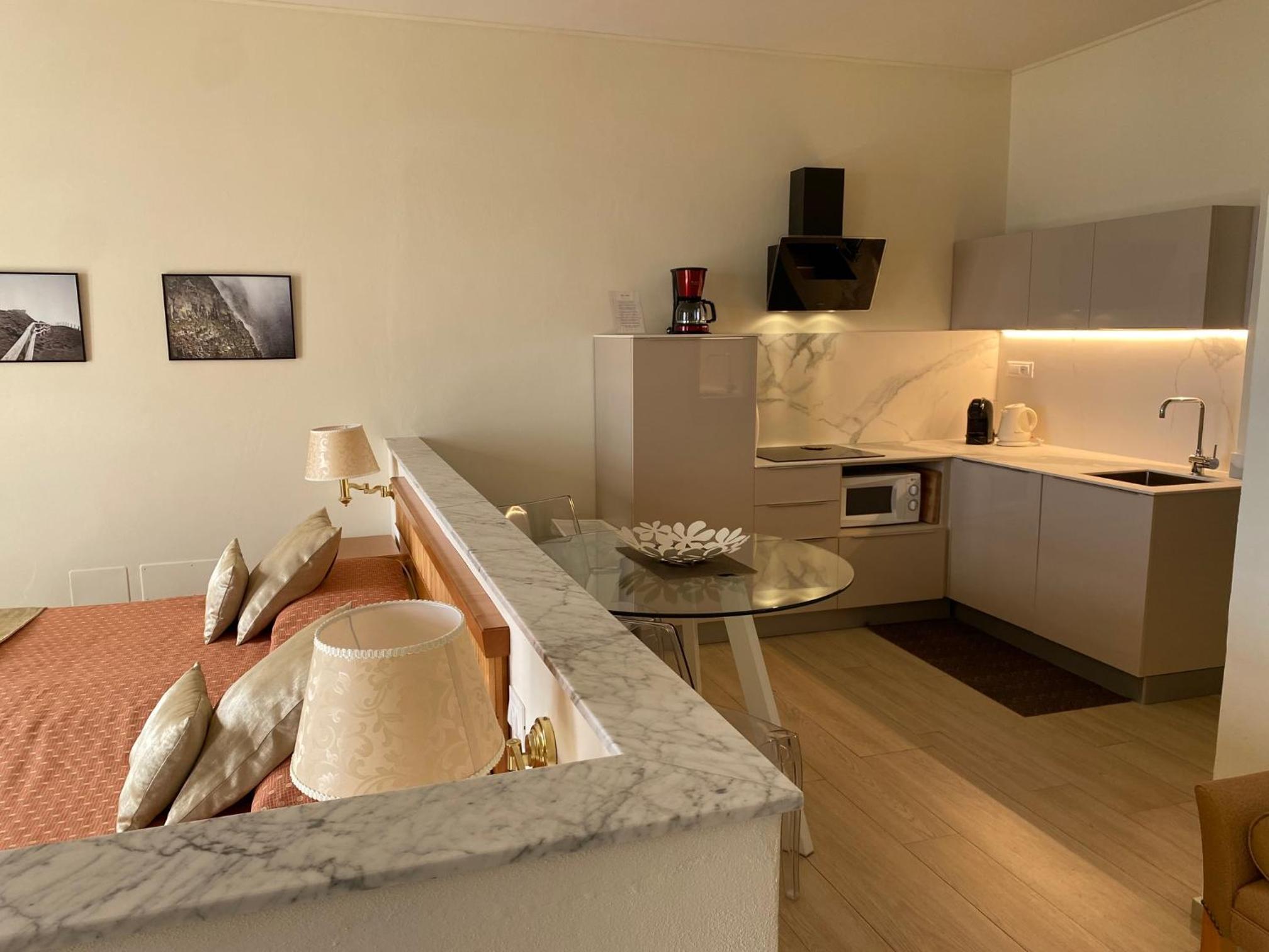 Large Studio with Sea View photo 3
