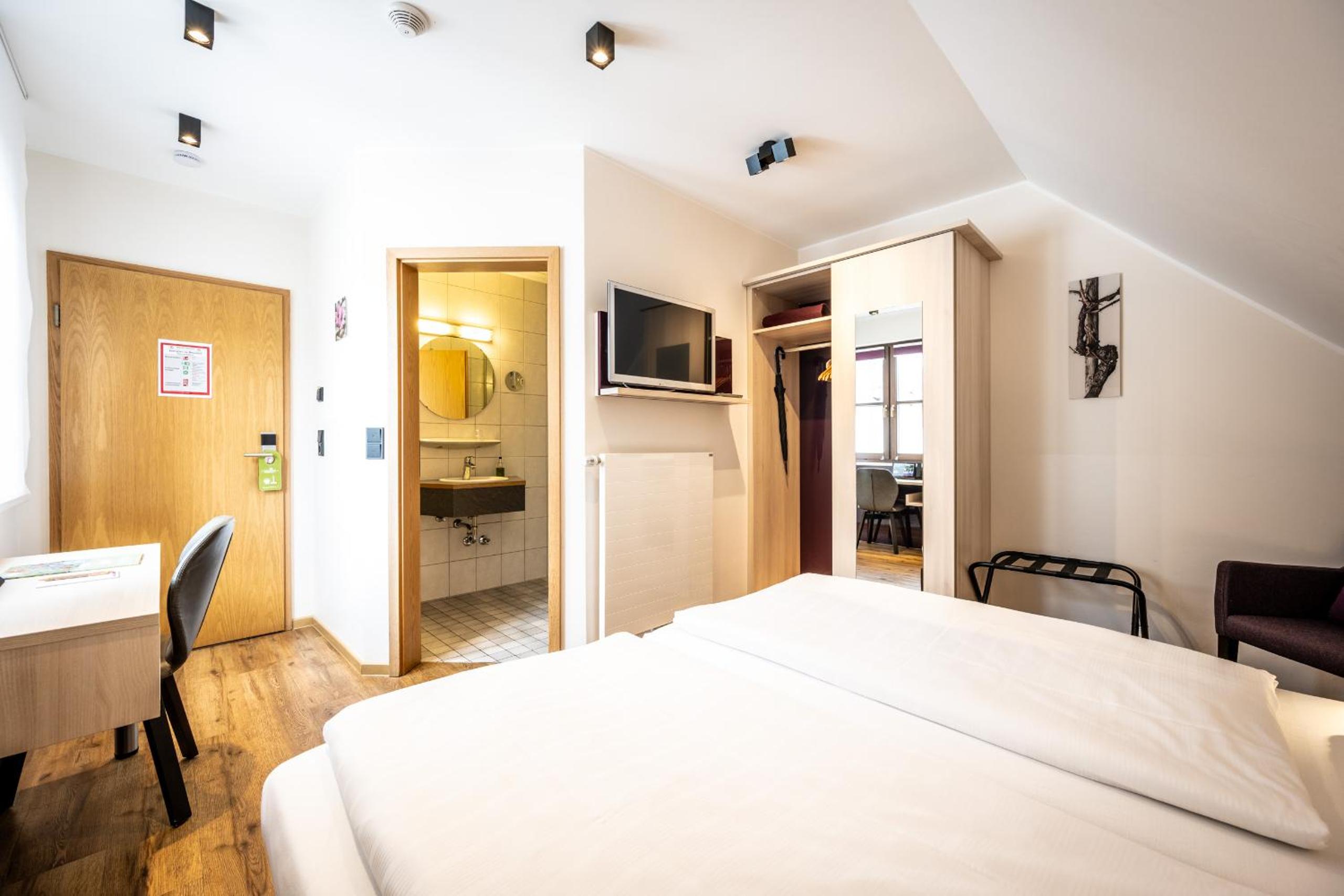 Economy Double Room