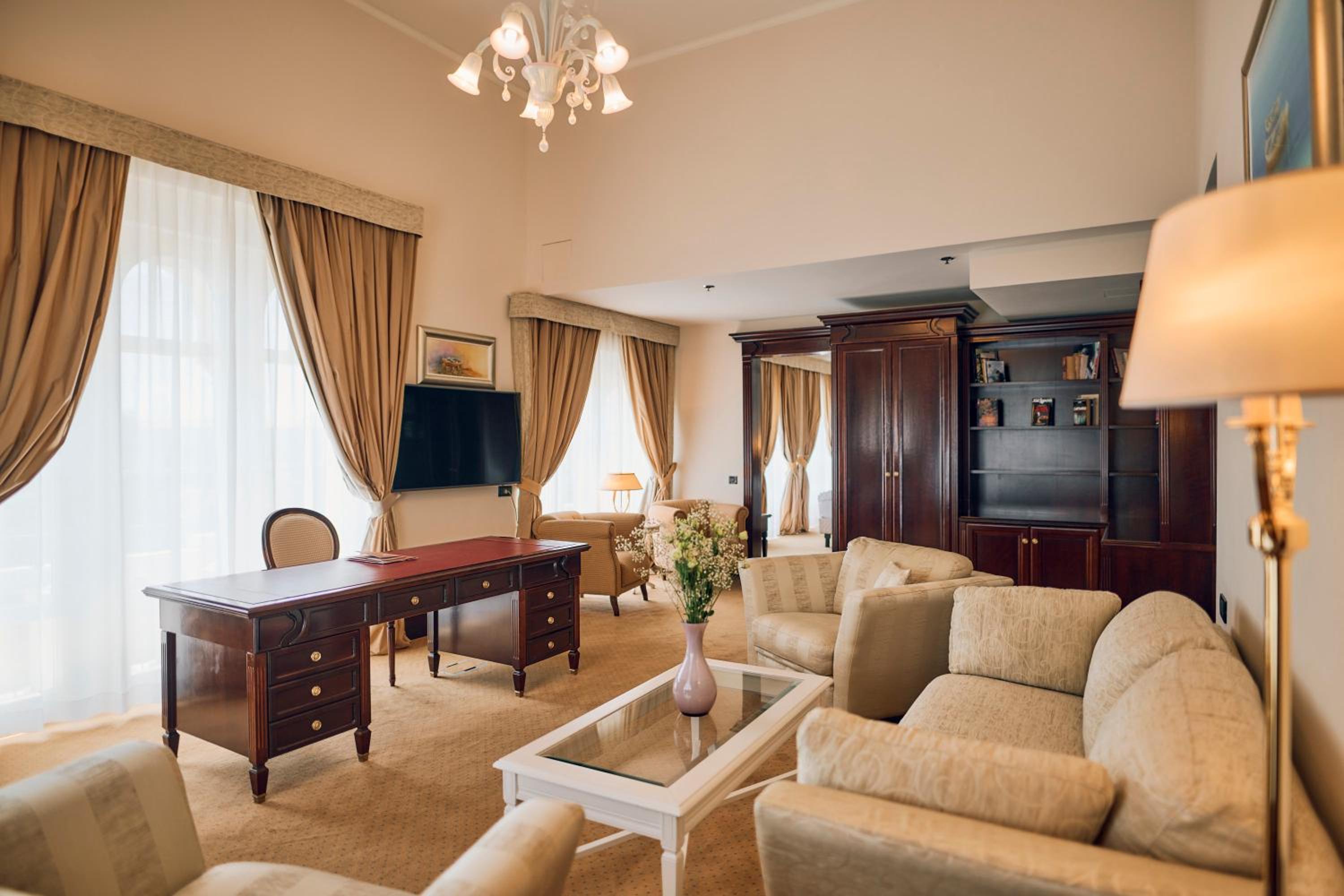 Presidential Suite with Sea View and Balcony photo 3