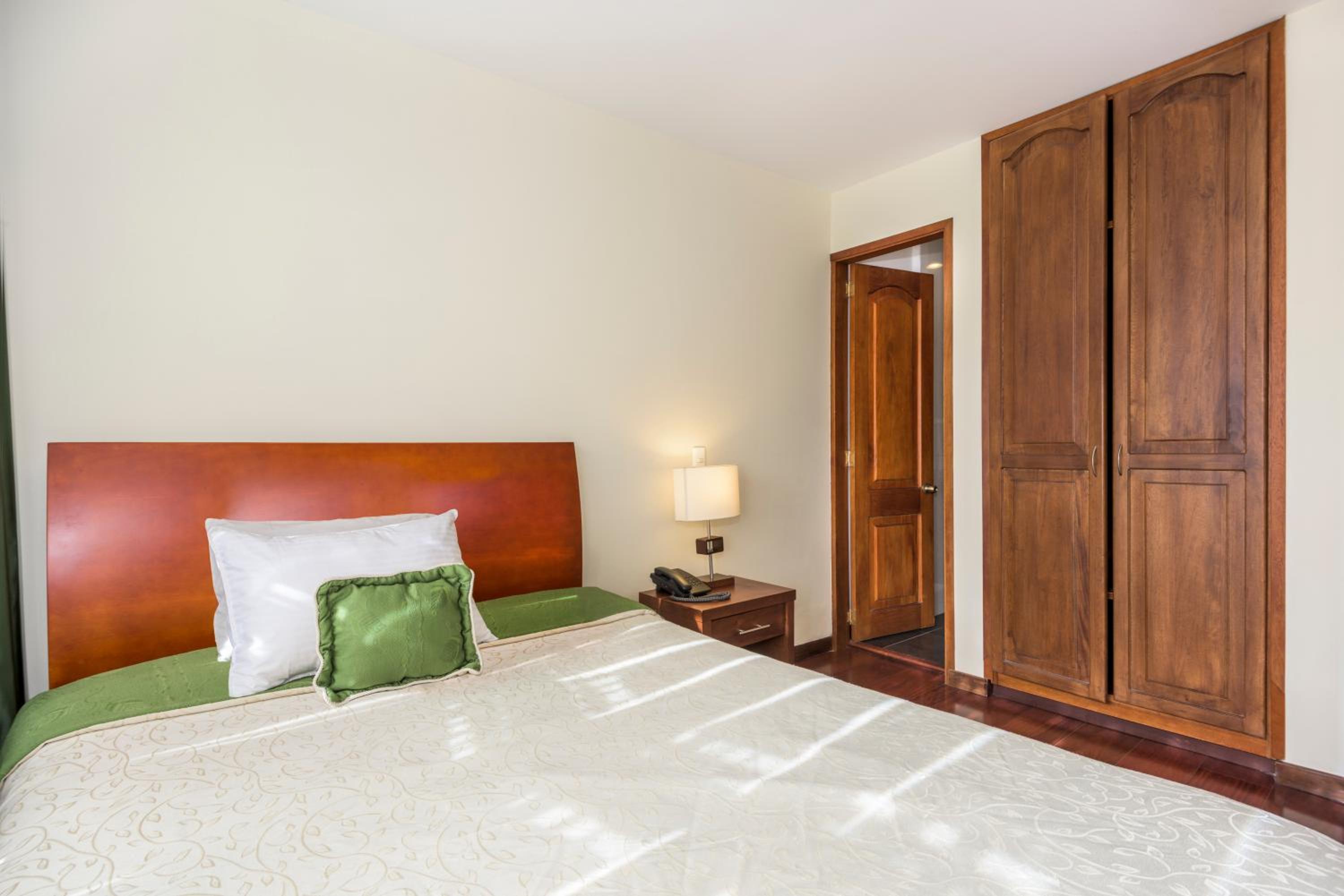 Double Room - Photo 2