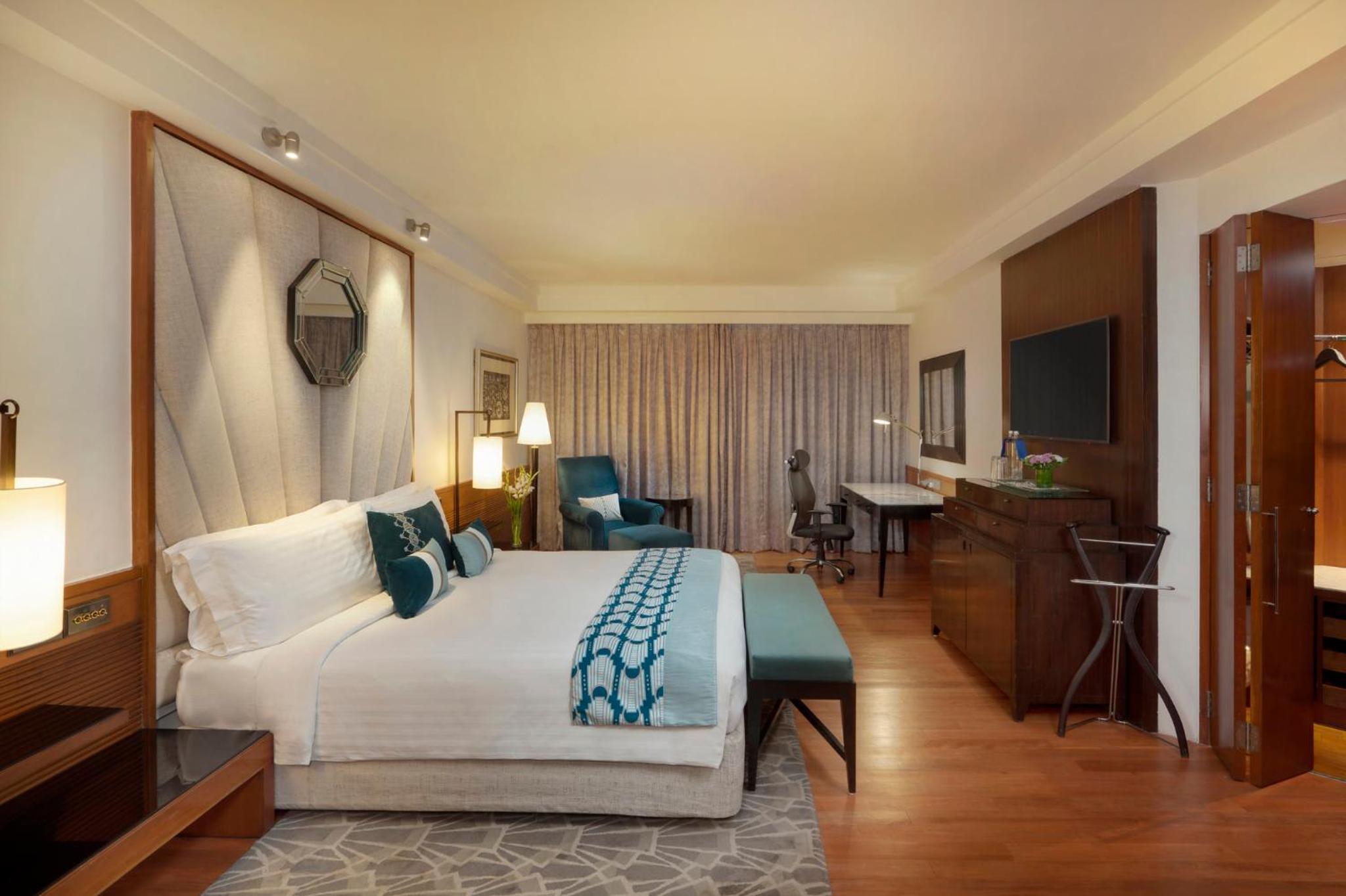 Luxury Suite - Photo 3