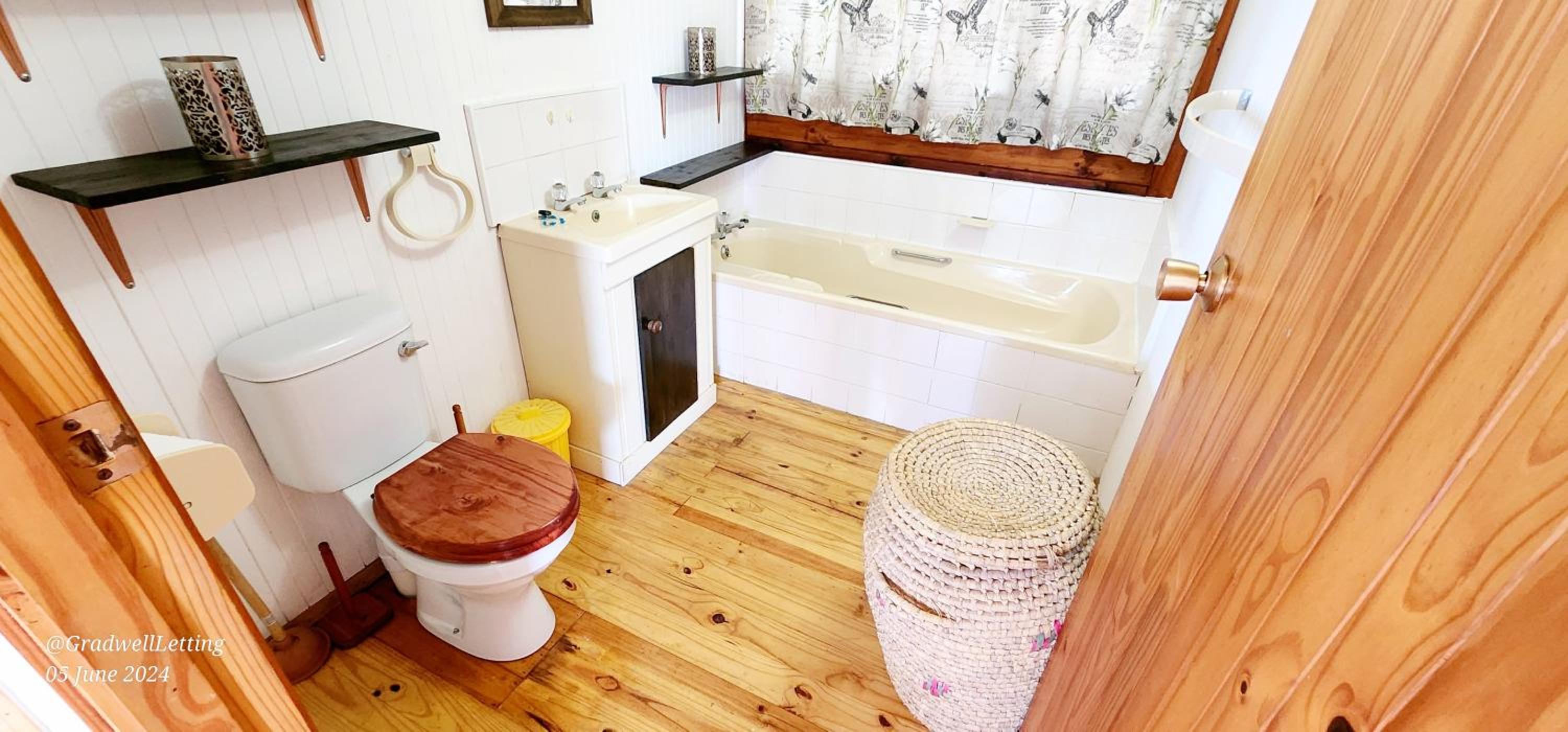 Two-Bedroom House photo 2