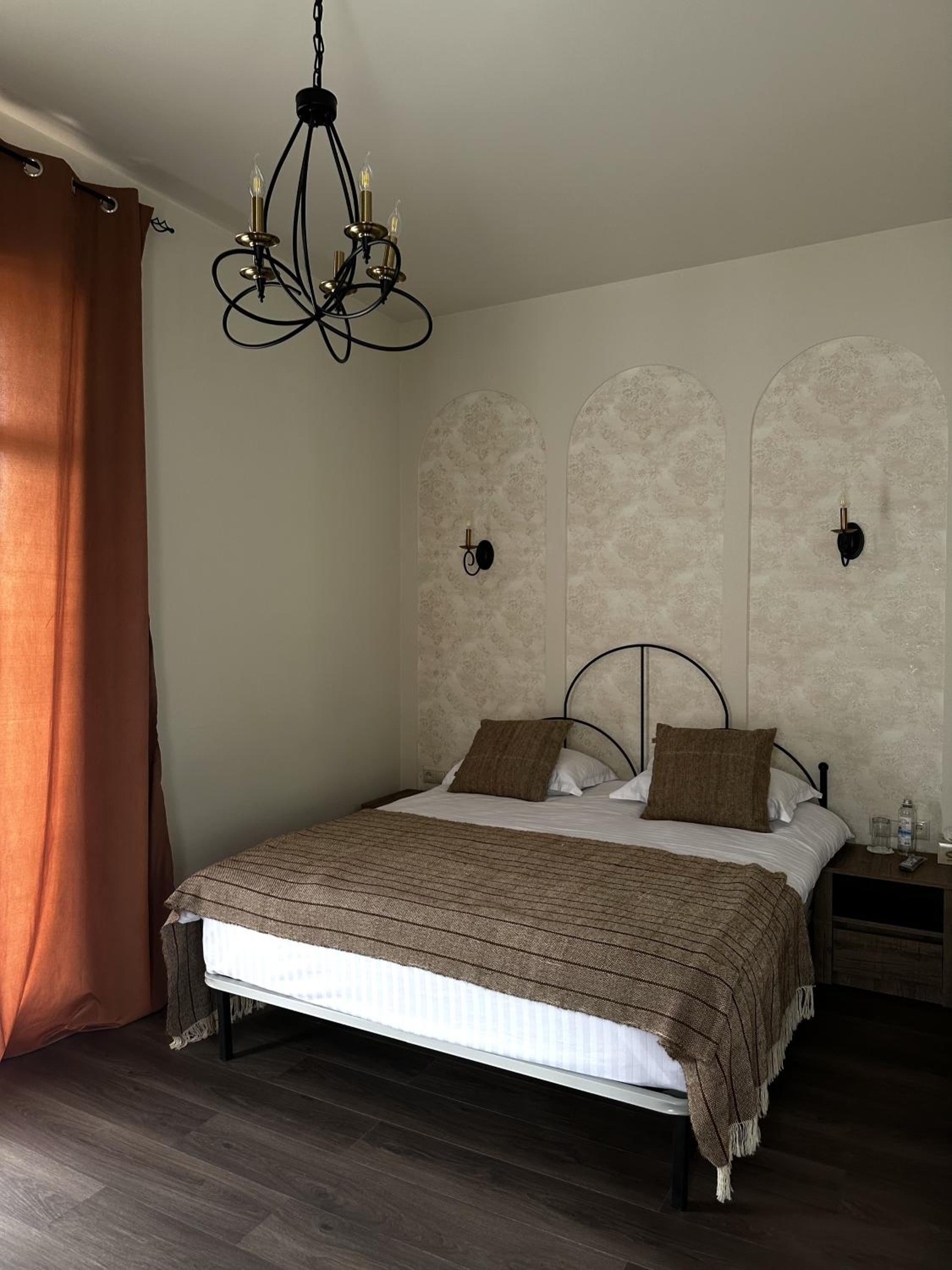 Deluxe Double Room with Balcony photo 3