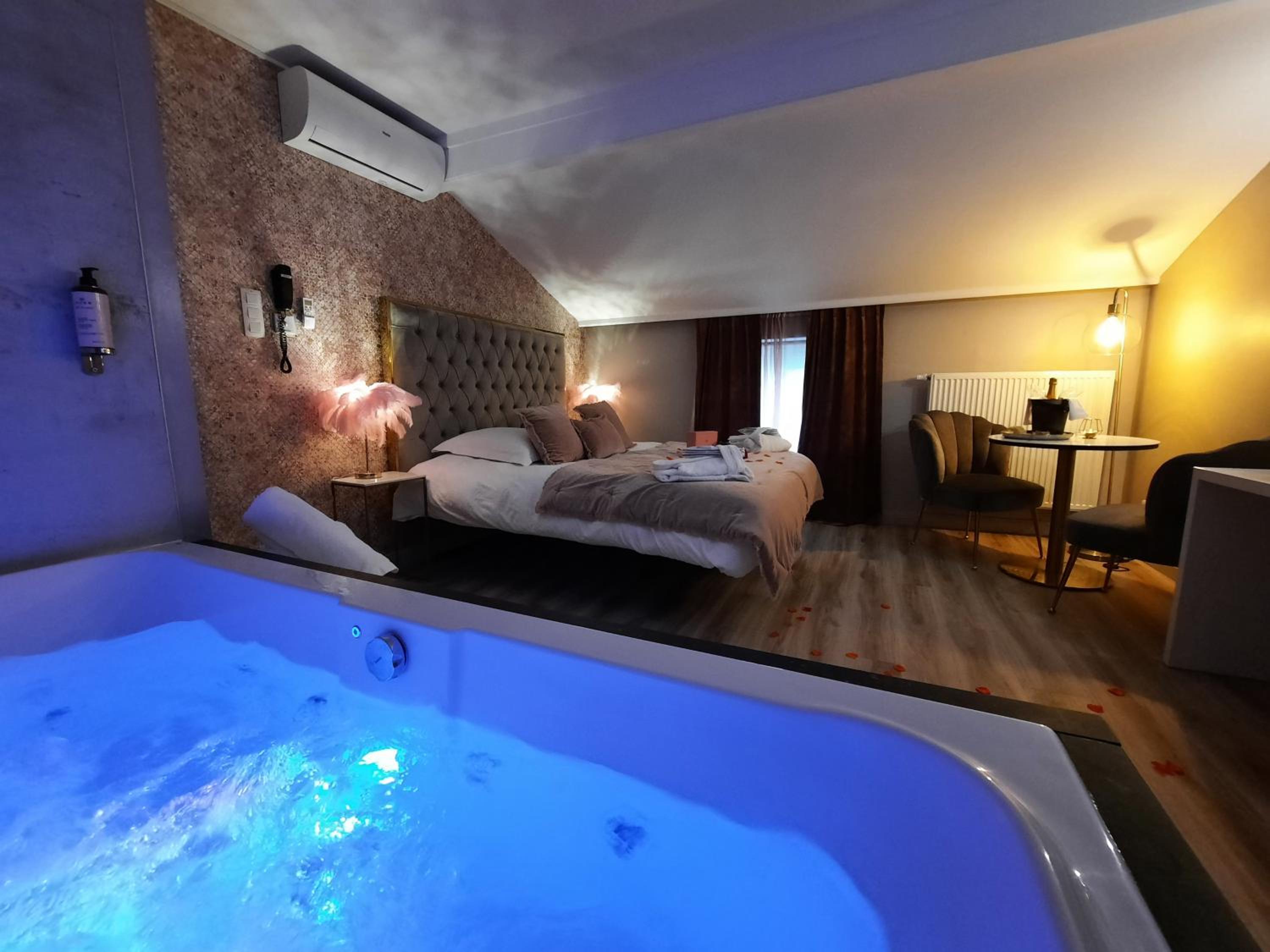 Double Room with Spa Bath