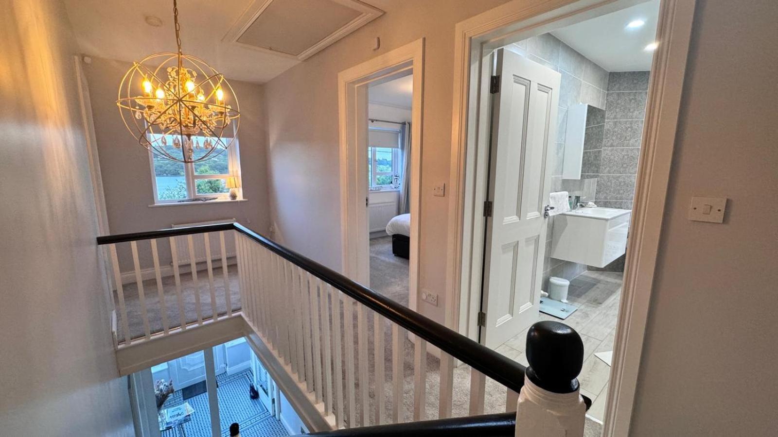 Three-Bedroom House photo 2