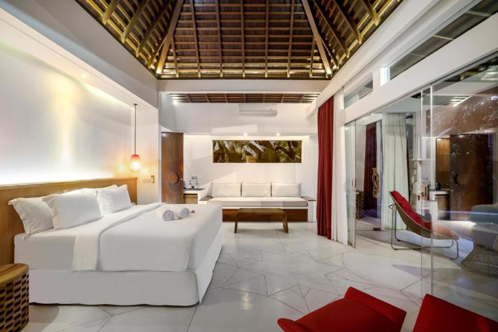 Villa with Private Pool photo 2