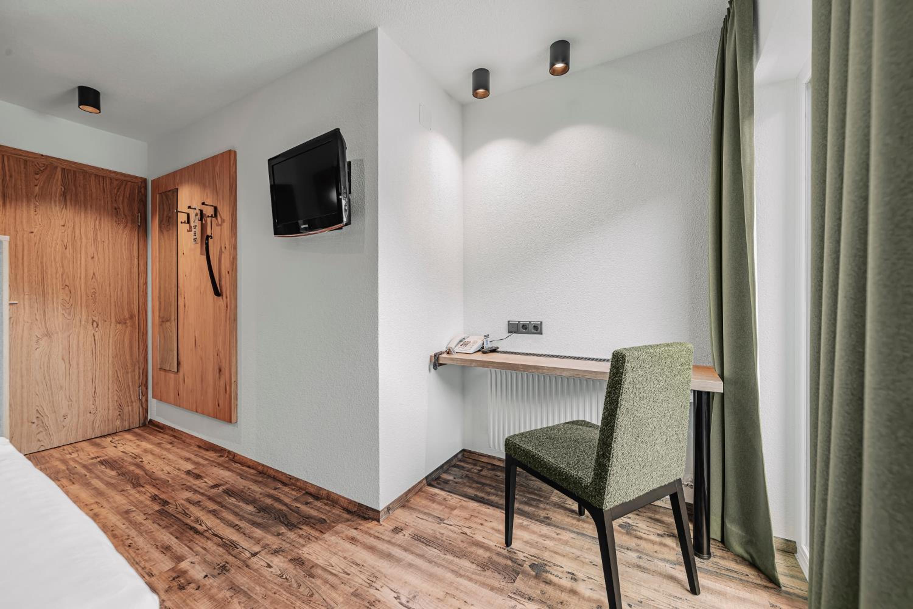 Single Room photo 2