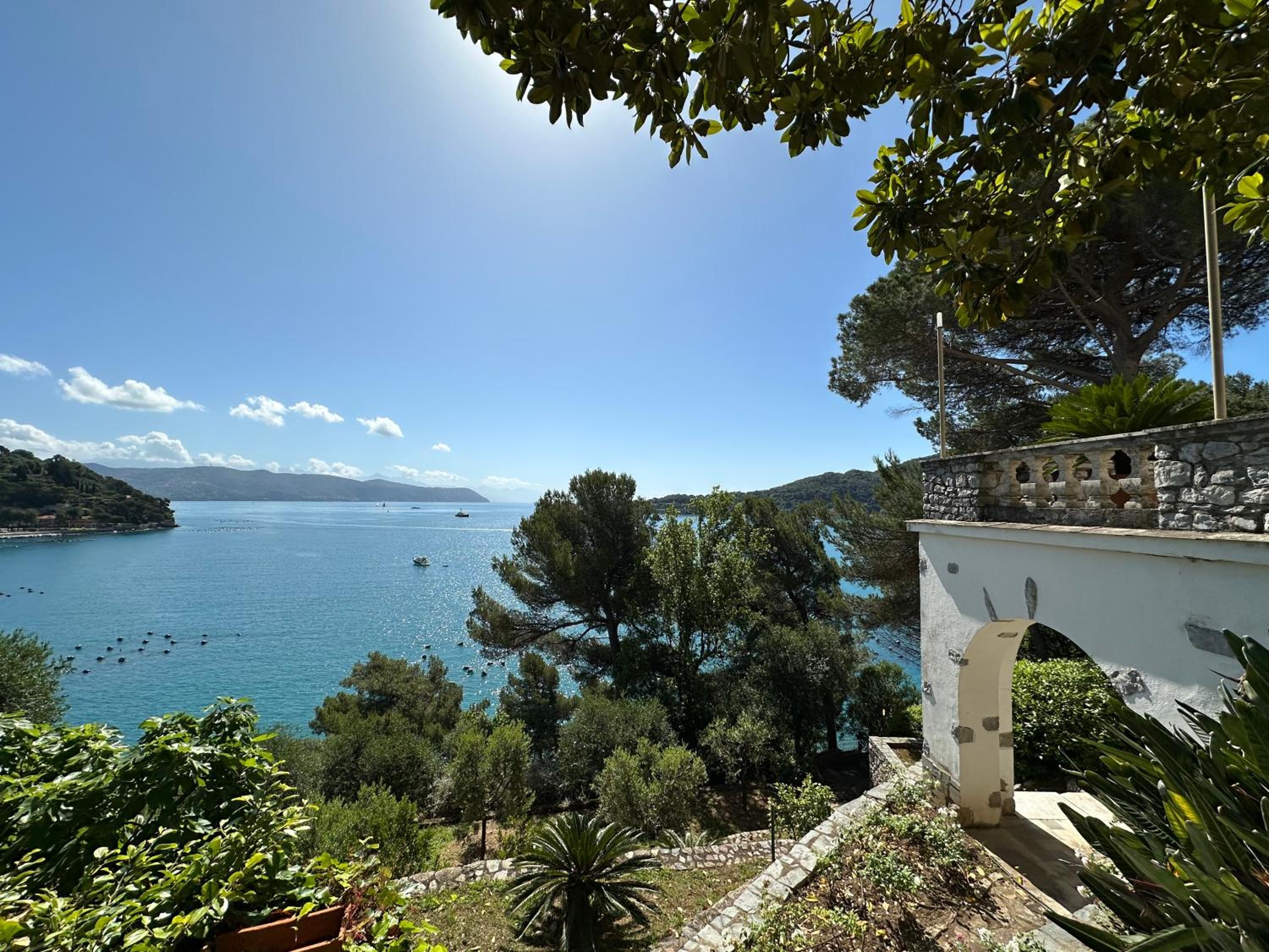 Villa - Beach Front photo 2