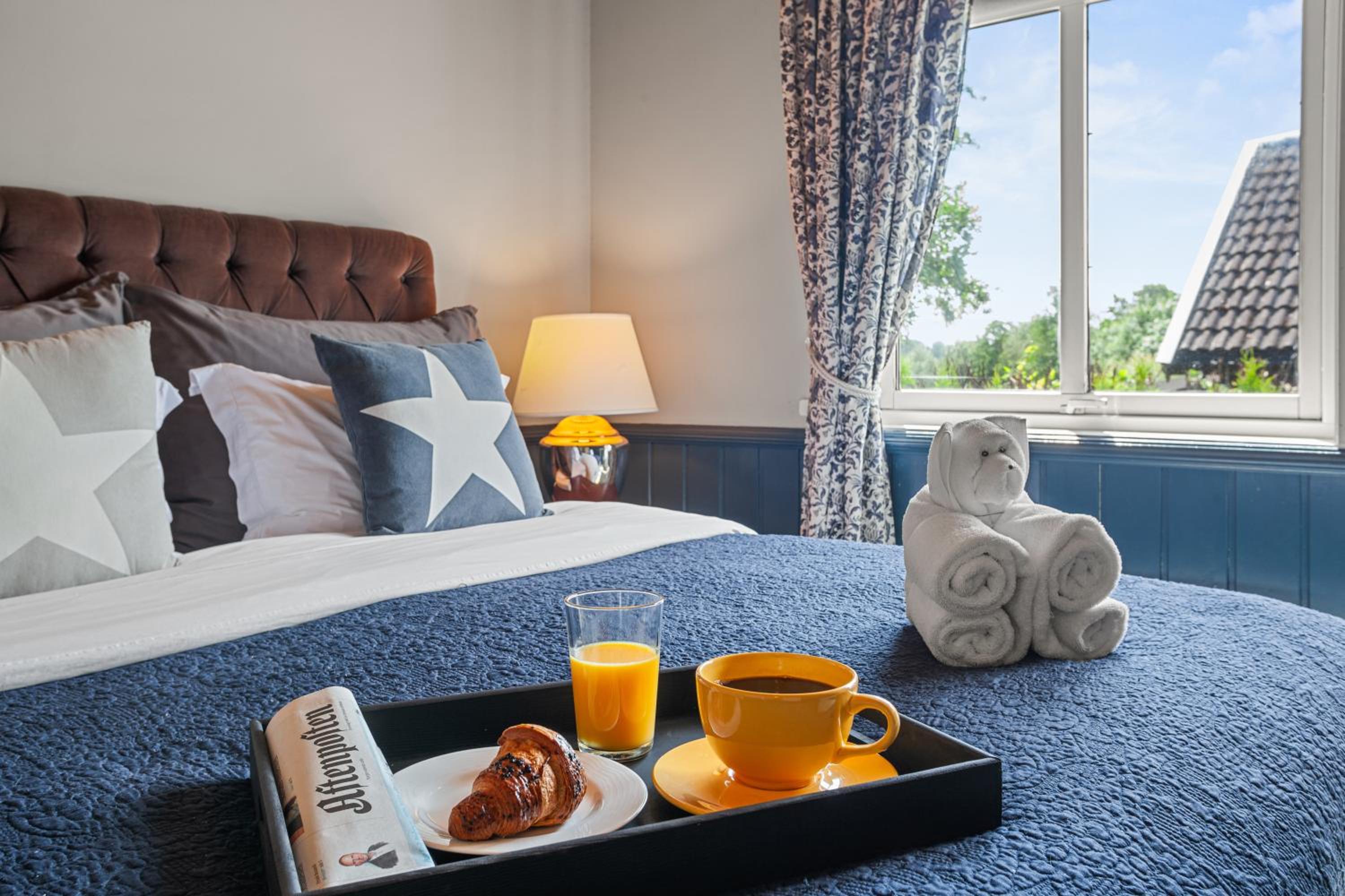 Standard Double Room with Shared Bathroom