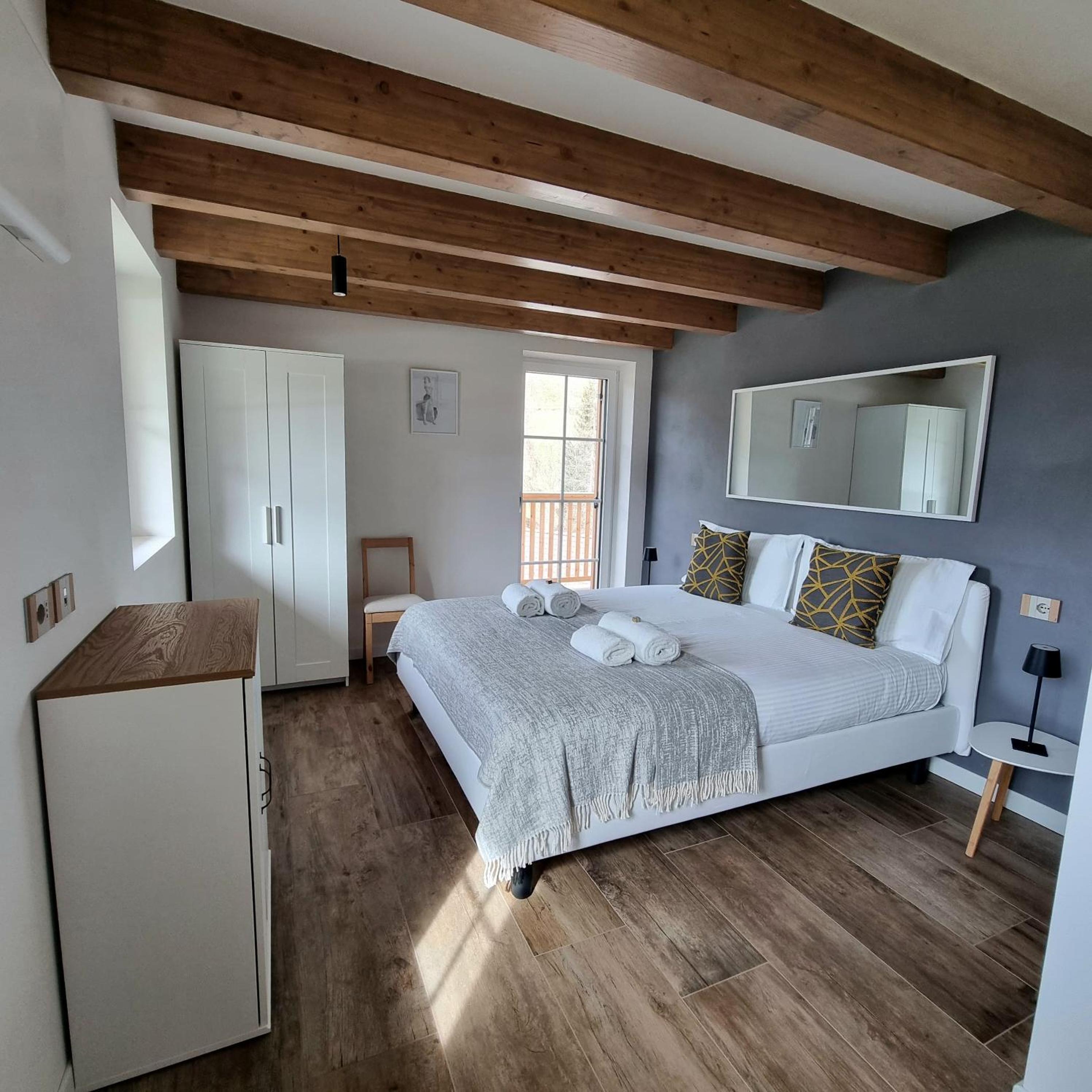 Apartment with Mountain View photo 3