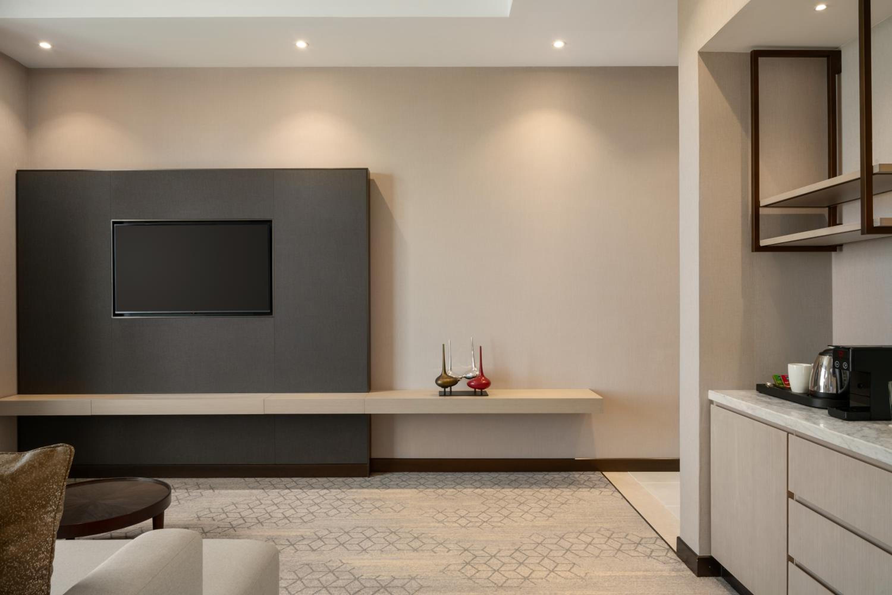 Standard Junior Suite - Photo 7