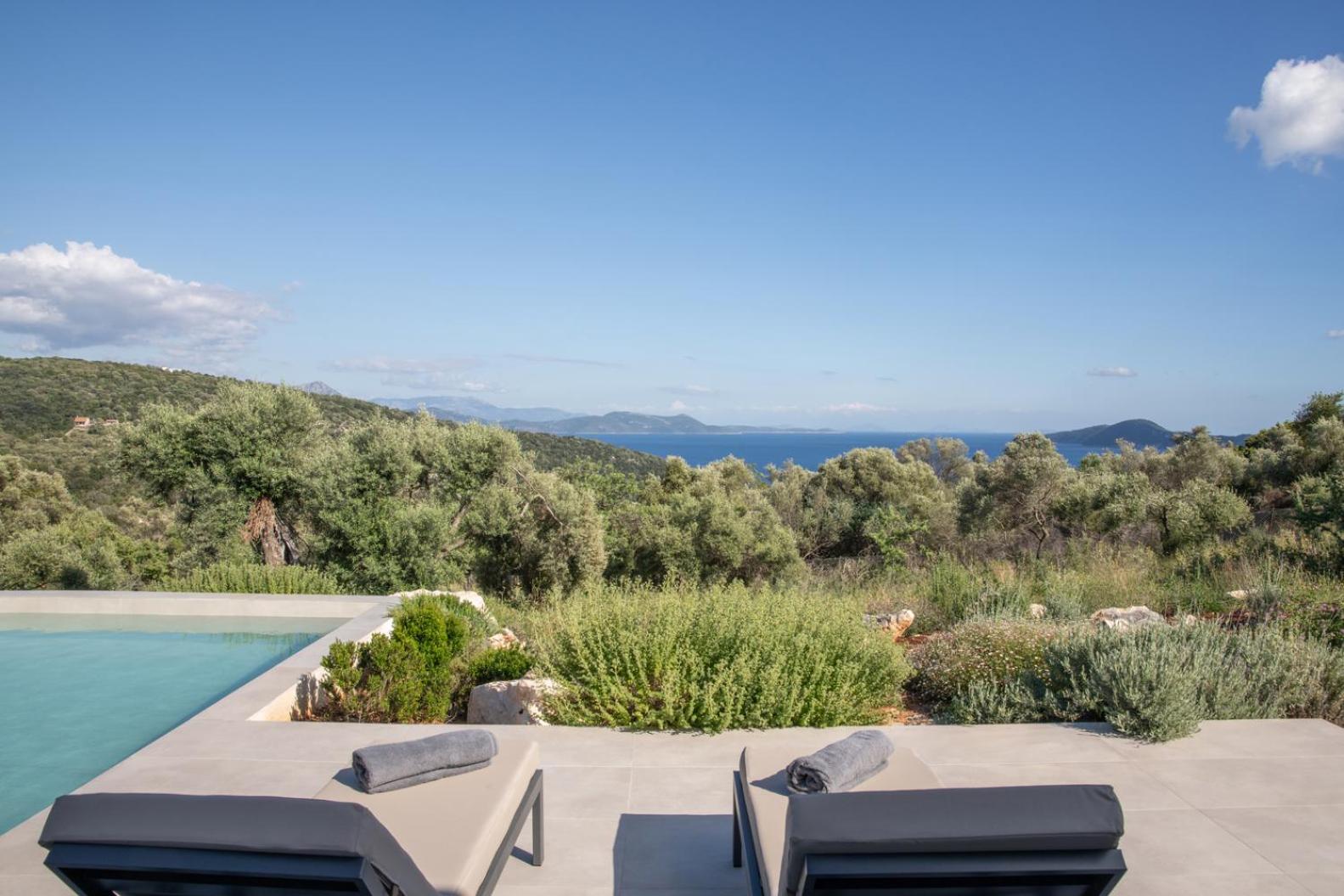 Villa with Sea View photo 3