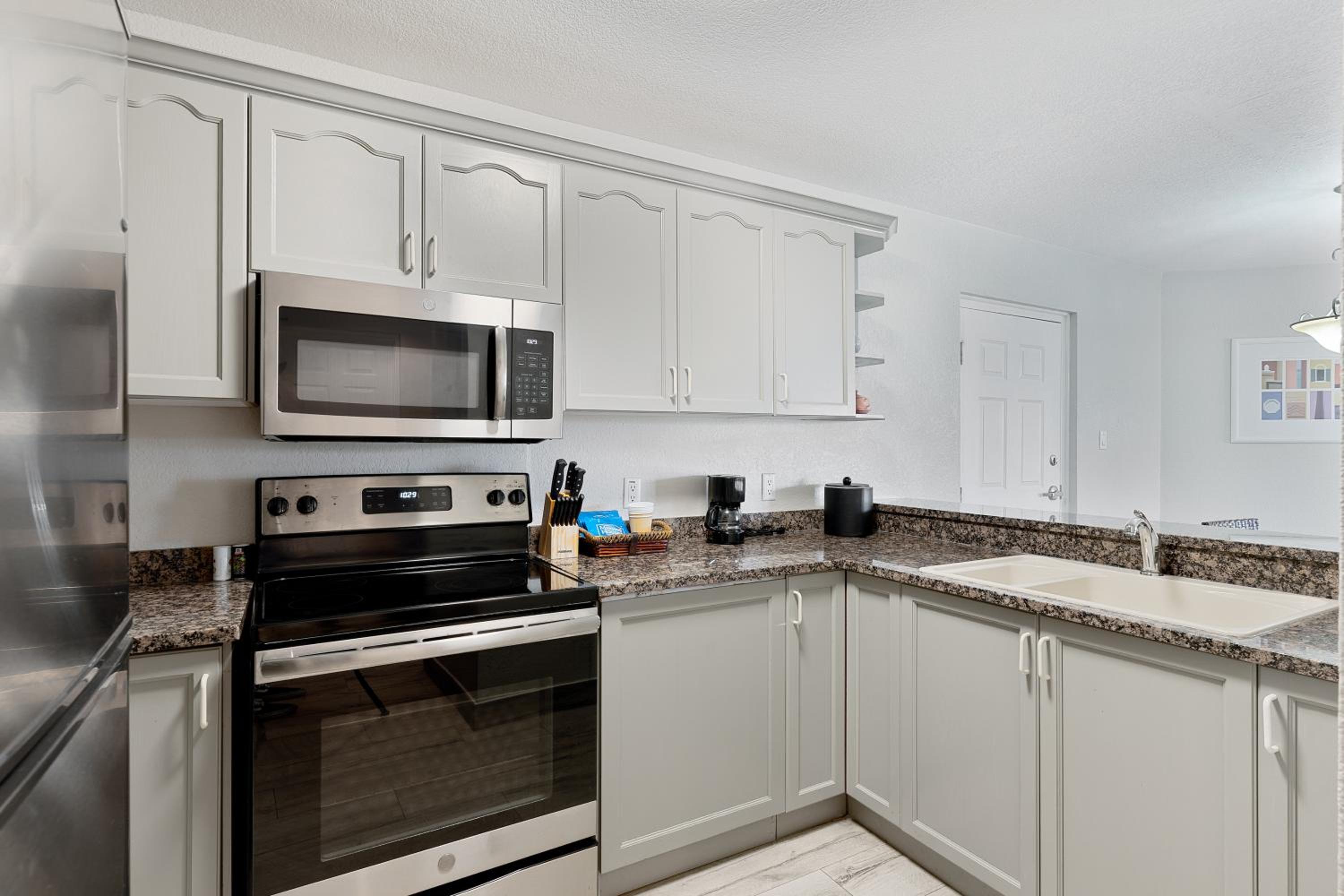 1 Bedroom King Suite - Ocean View