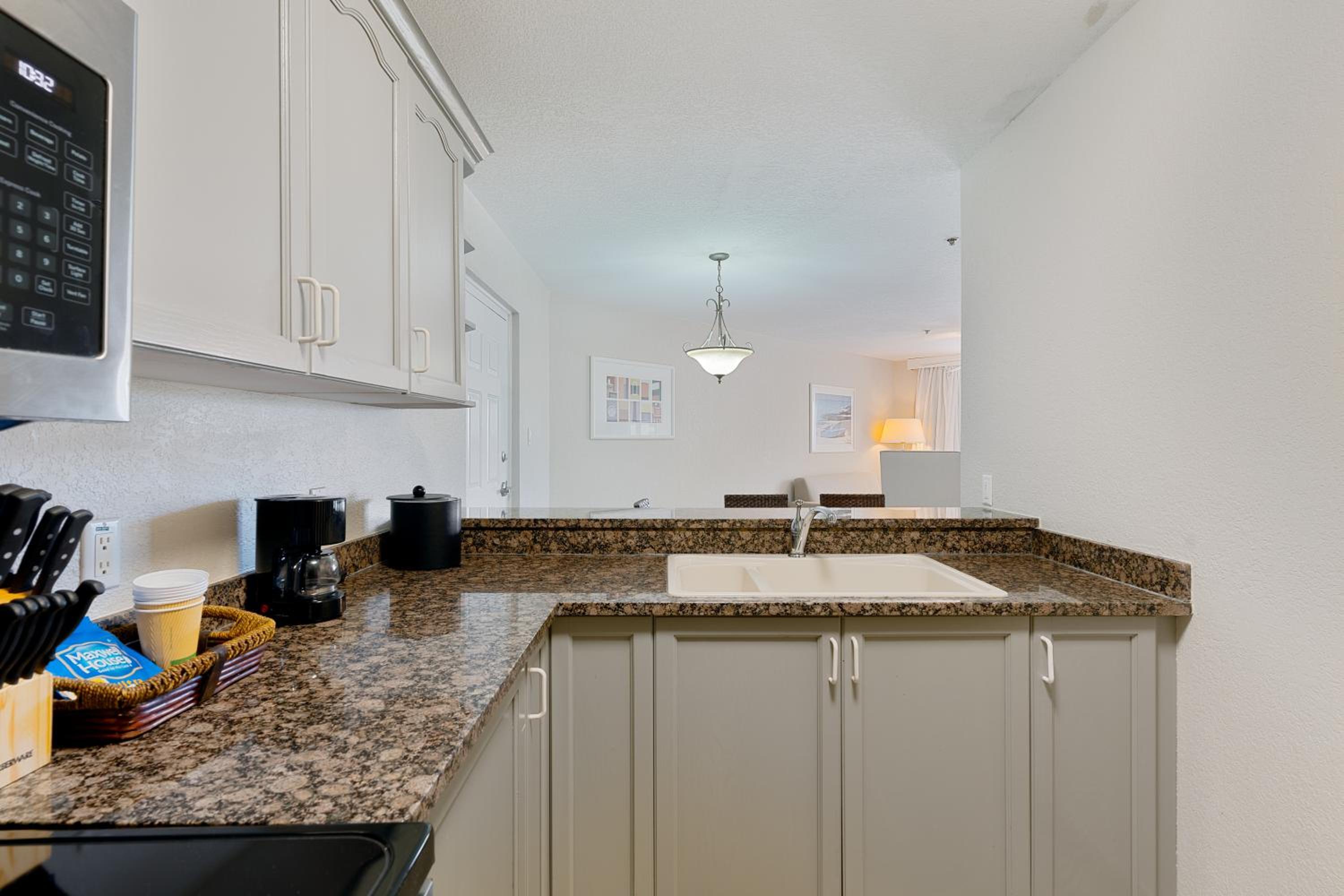 1 Bedroom King Suite - Ocean View