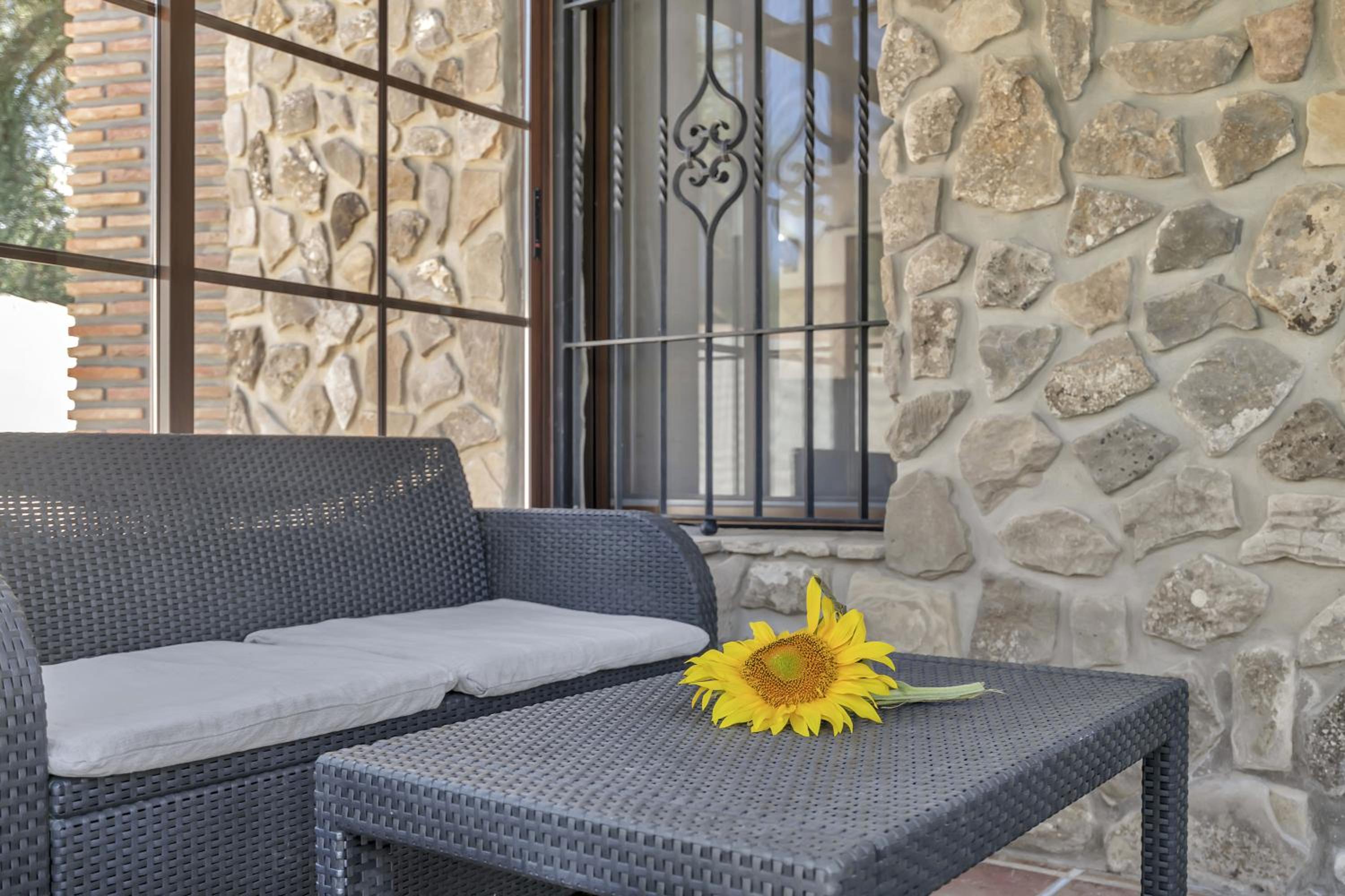 Two-Bedroom Apartment with Mountain View photo 2