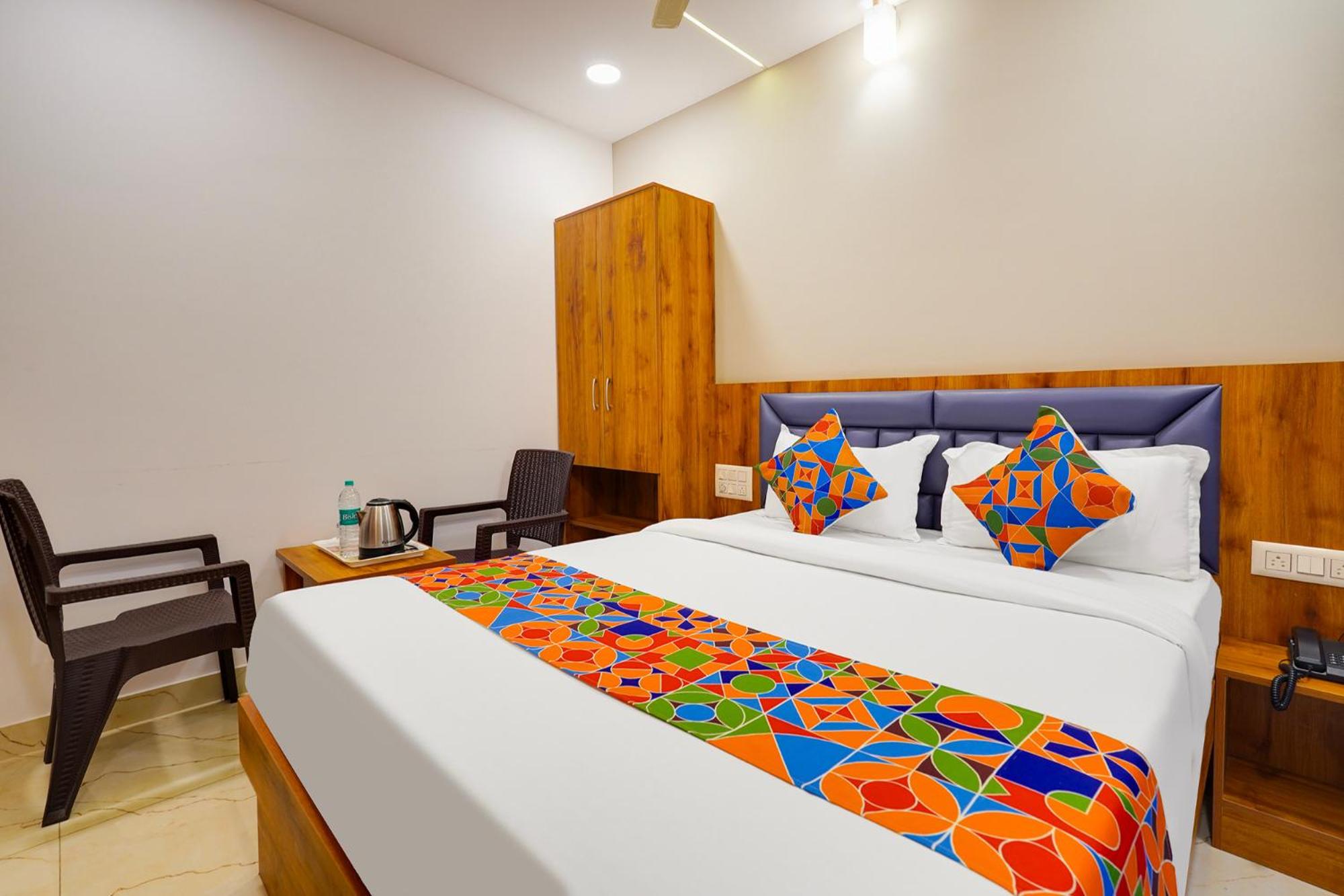 Deluxe Room - Photo 3