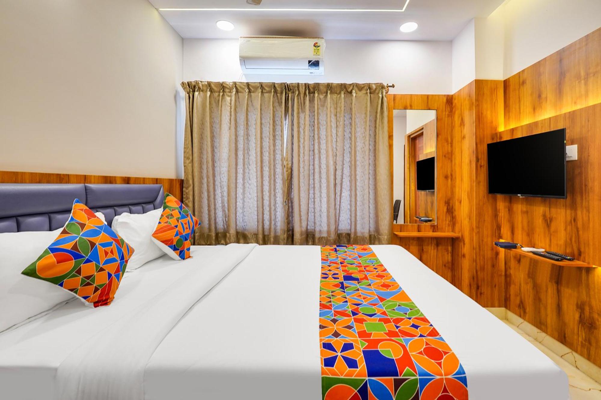 Deluxe Room - Photo 2