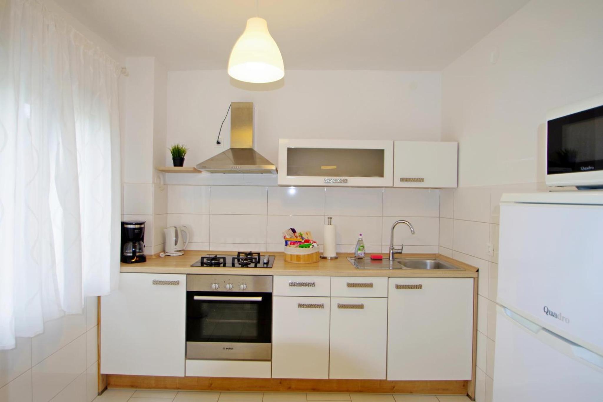 Apartment with Balcony photo 3