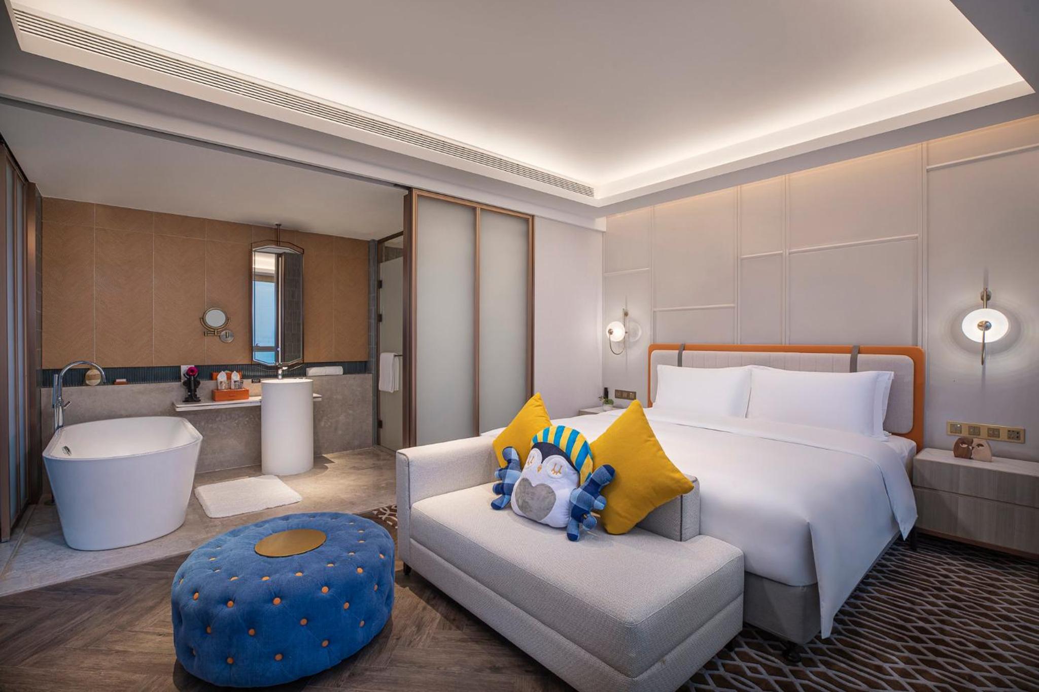 One-Bedroom Suite with River View - Photo 3