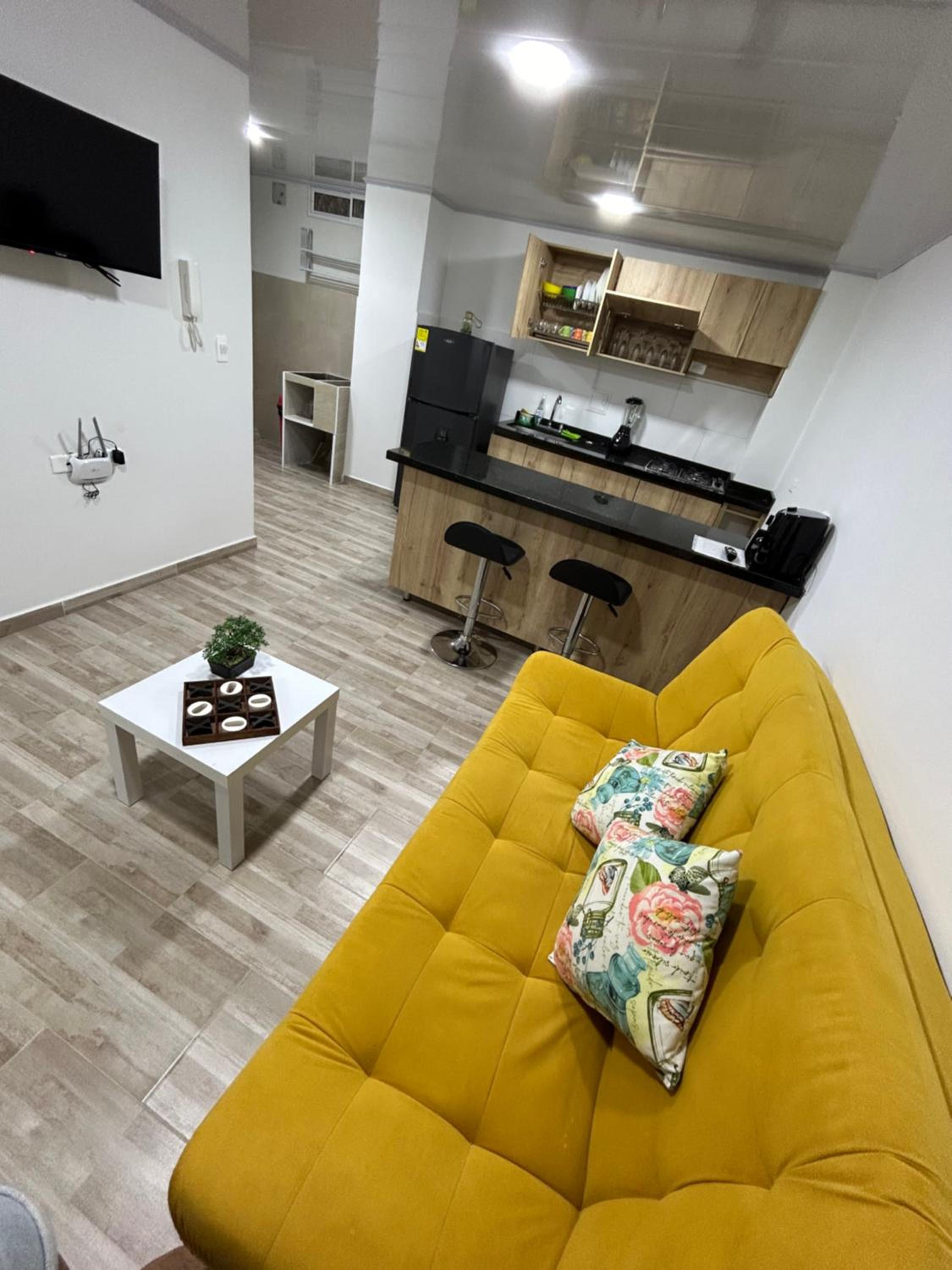 One-Bedroom Apartment photo 1