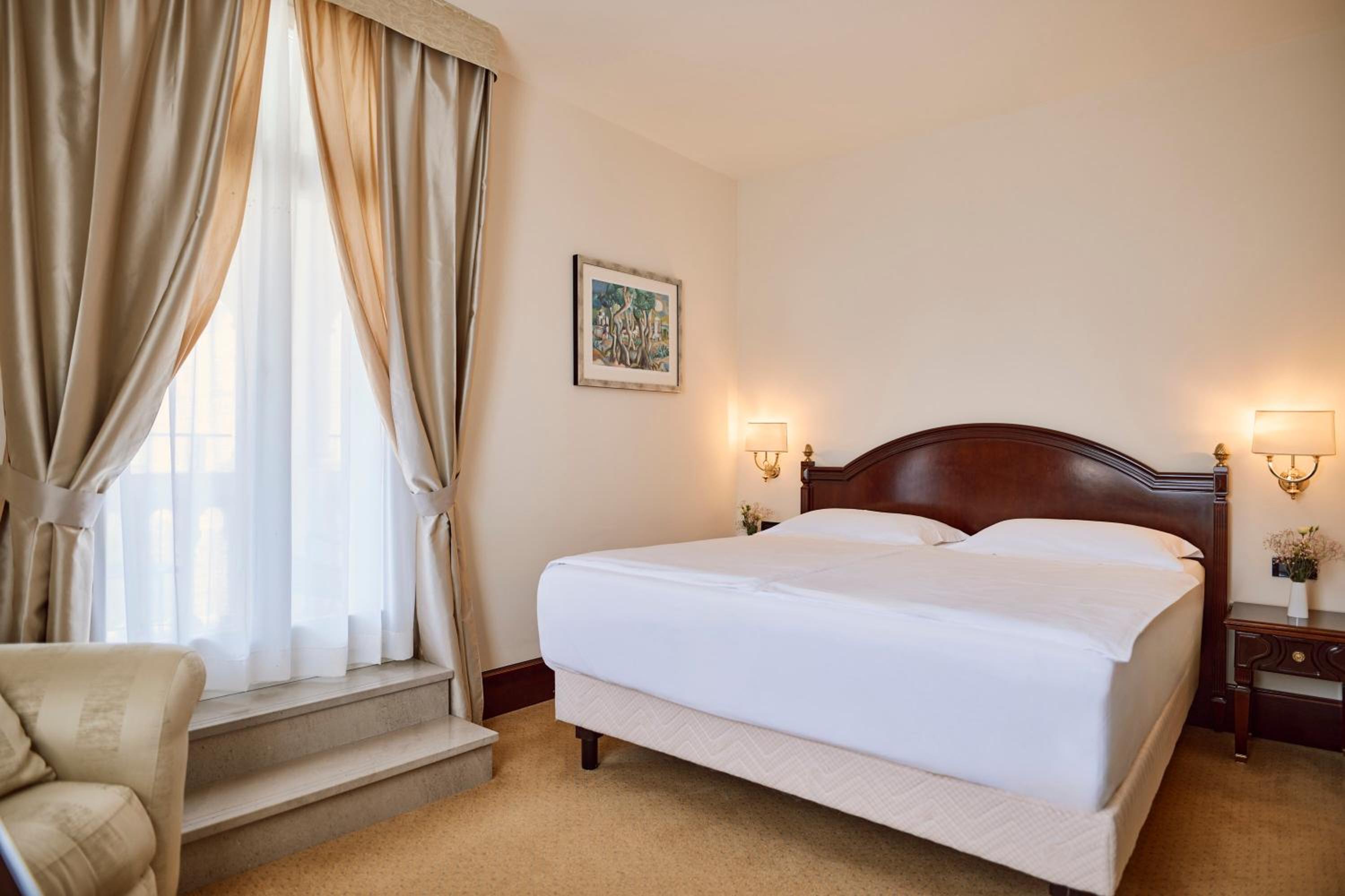  Deluxe Double Room with Sea View and Balcony - Photo 7