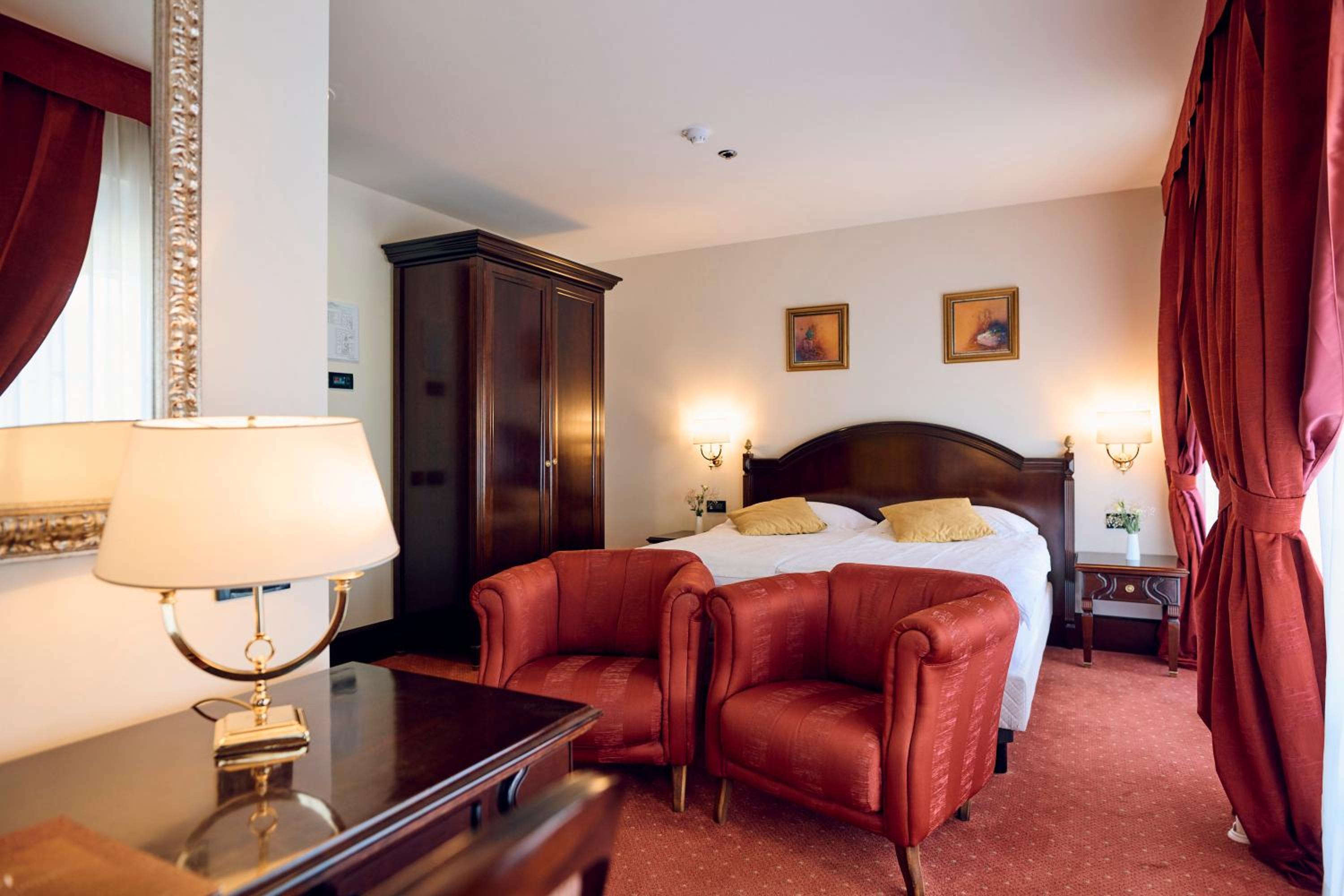  Deluxe Double Room with Sea View and Balcony - Photo 5