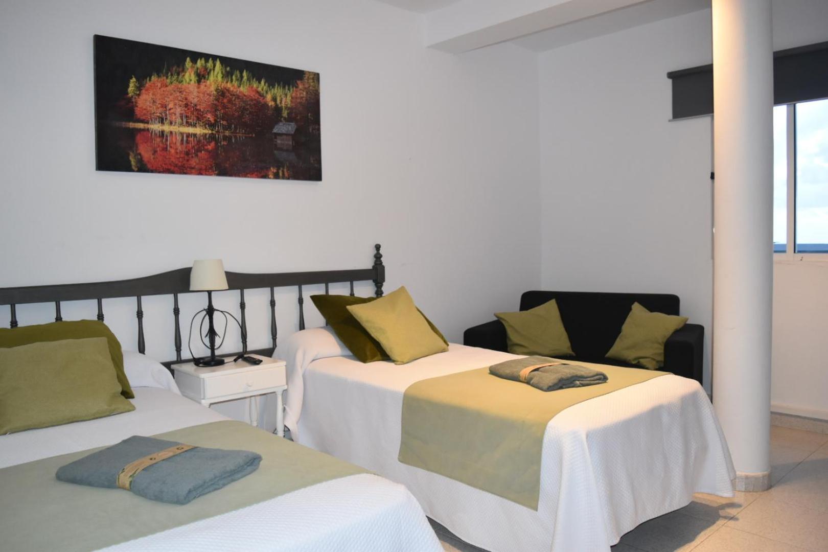 Apartment with Terrace - Photo 5