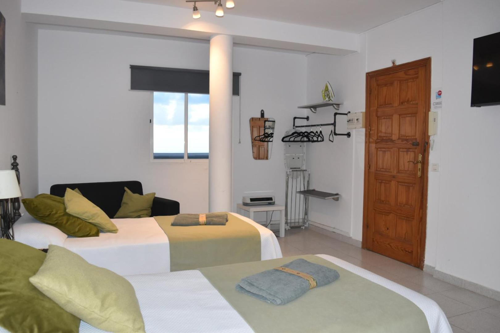 Apartment with Terrace - Photo 7