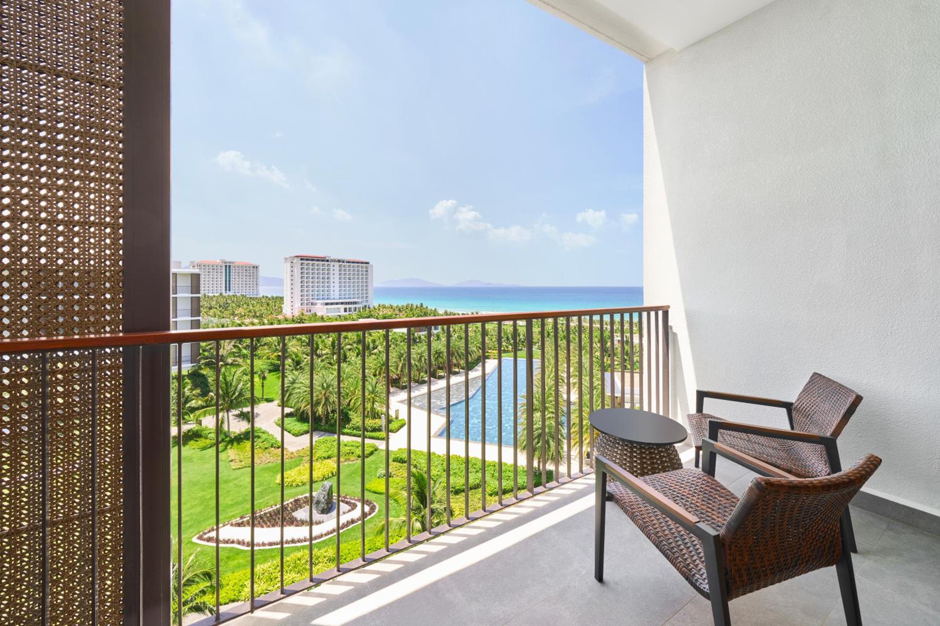 Deluxe Sea View with Two Double Beds and Balcony - Photo 4