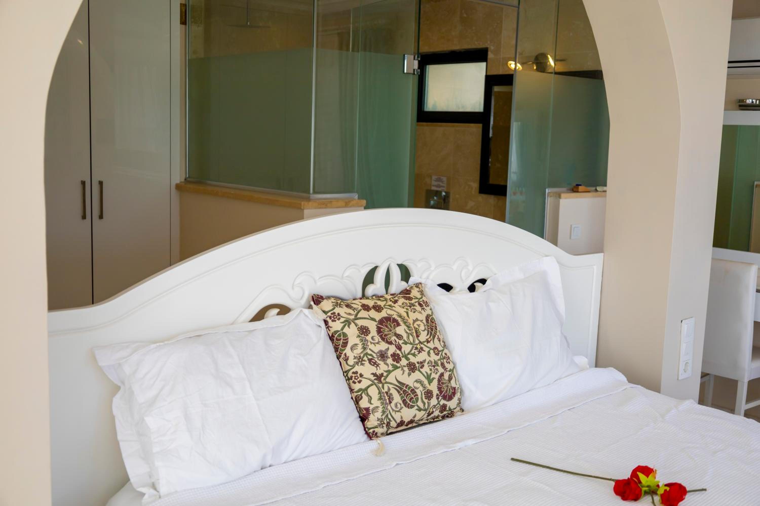 Three-Bedroom Villa photo 1