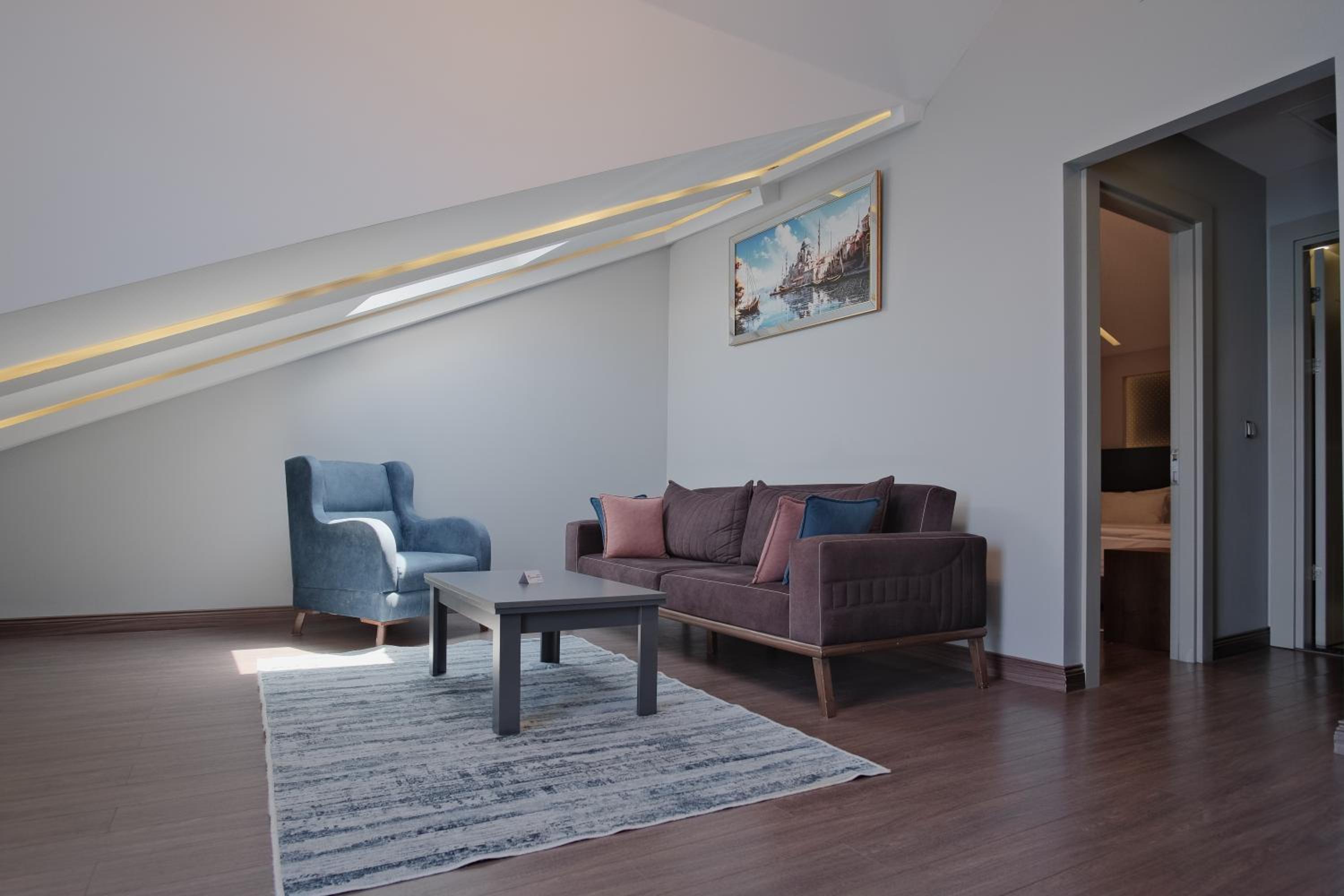 Elite Suite with Sea View and Balcony photo 2