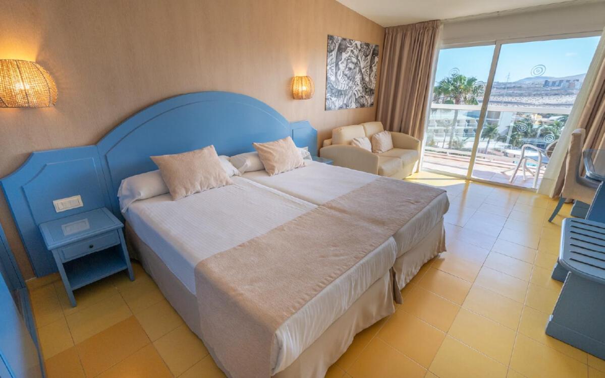 Habitación Doble con Vista a la Piscina